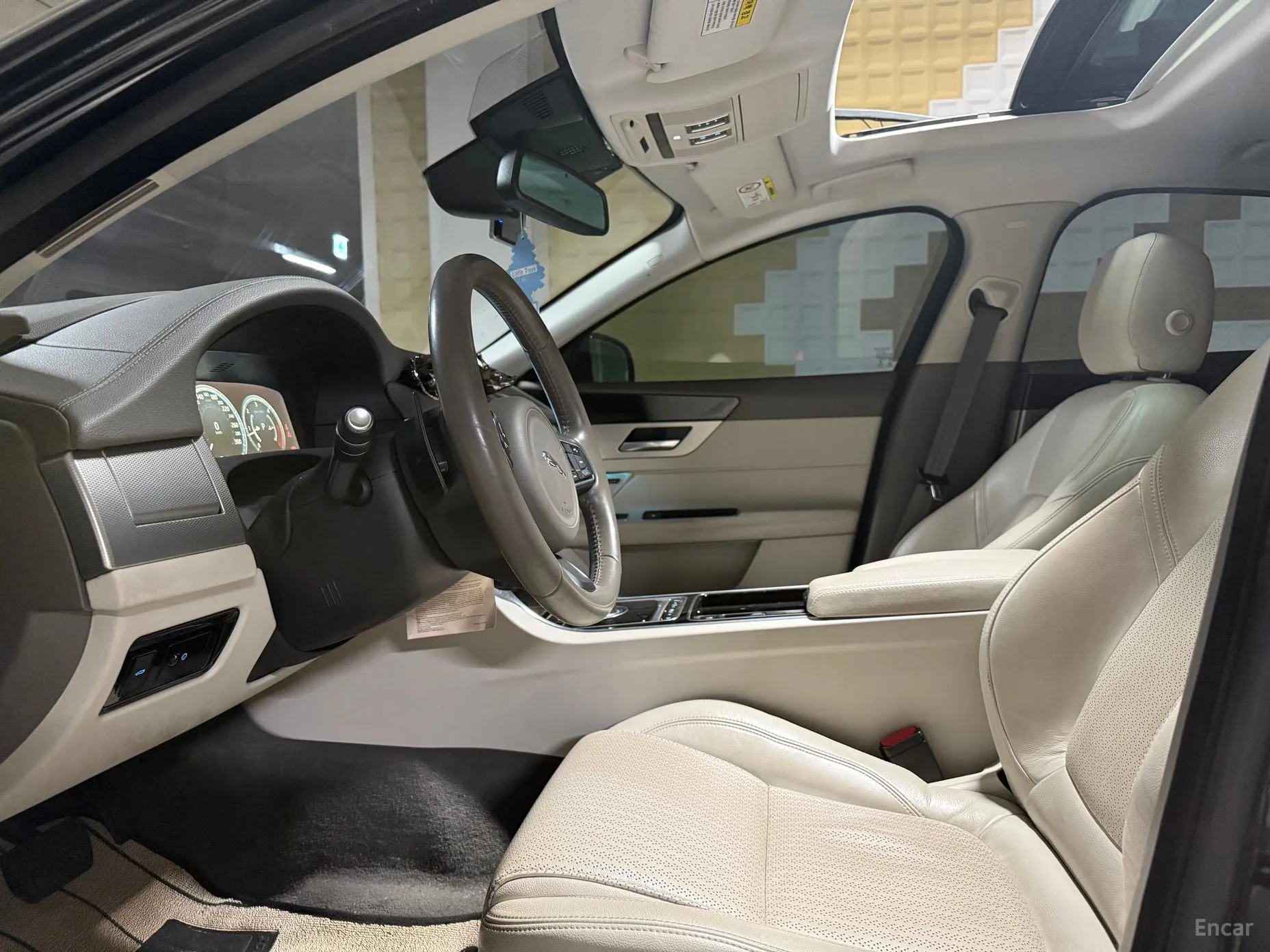 Jaguar XF (x260) превью 6