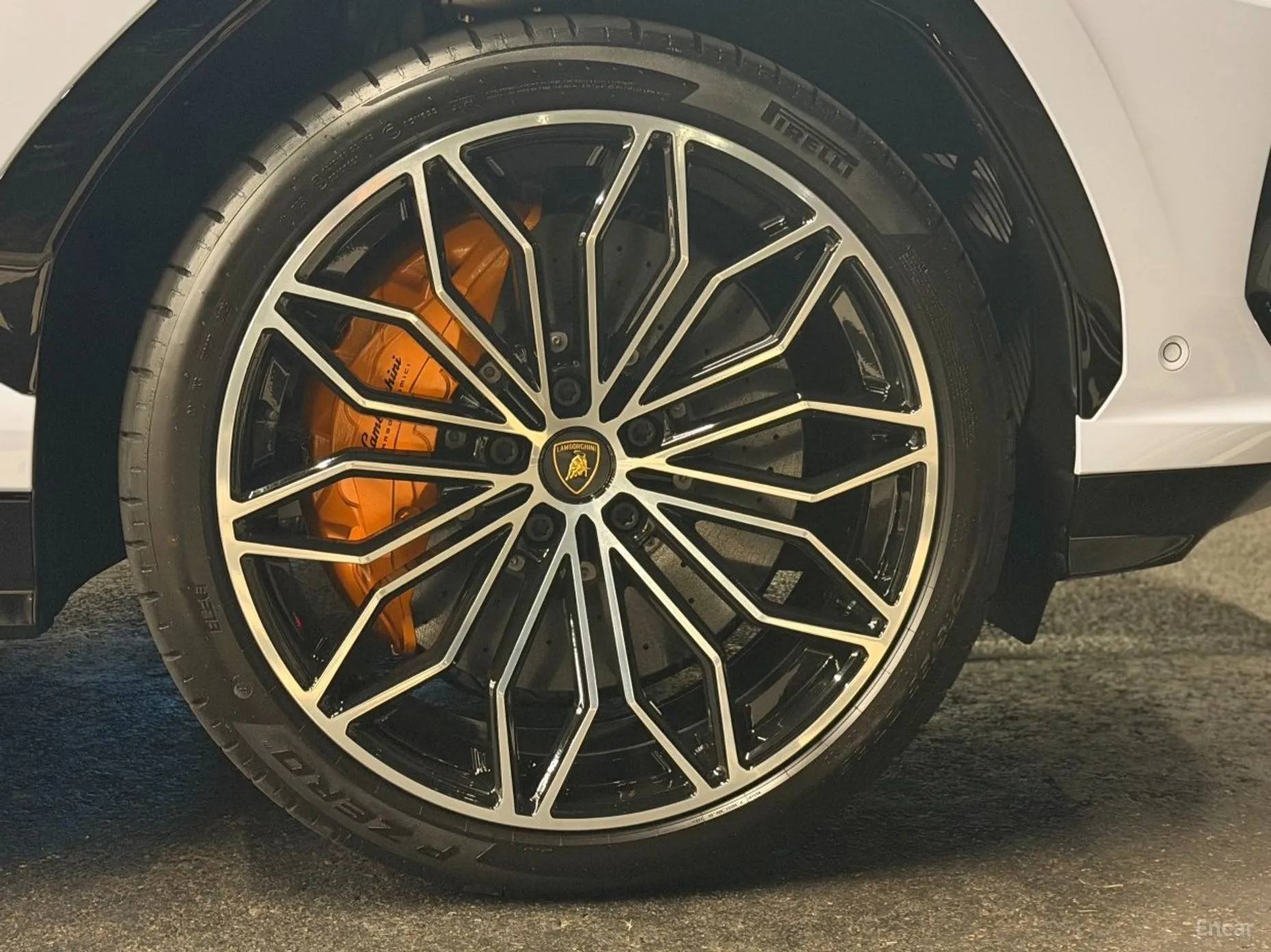 Lamborghini Urus превью 5