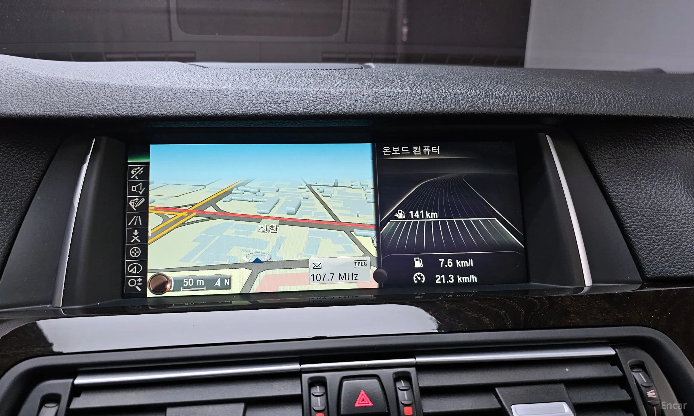 BMW 5 Series (F10) превью 14