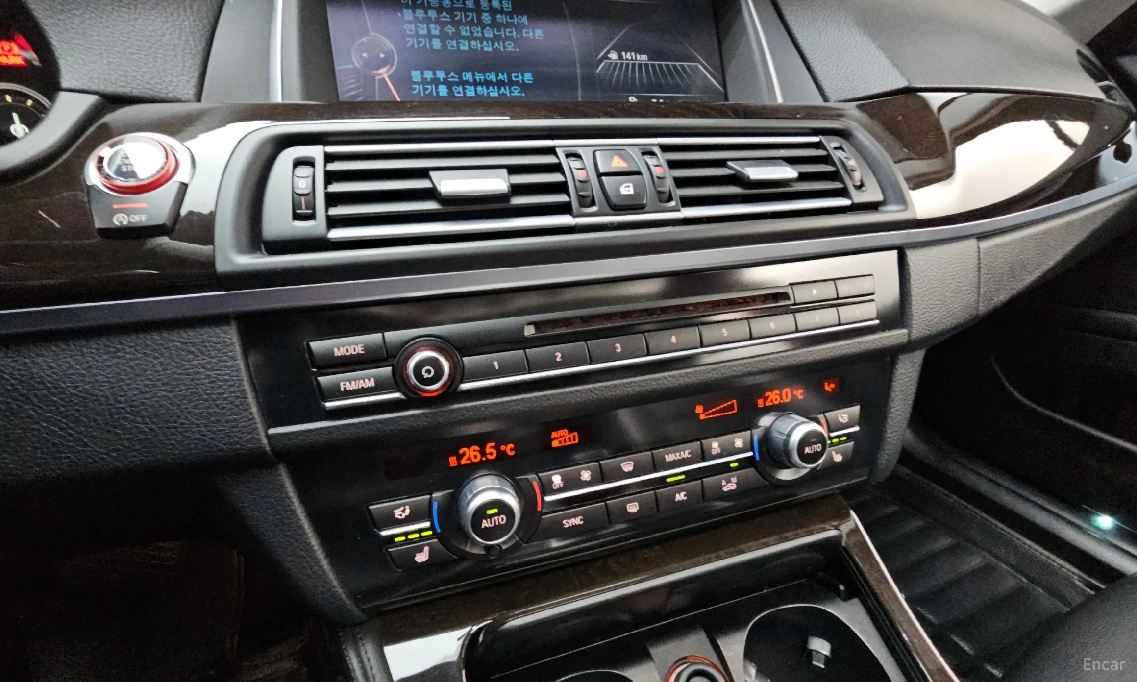 BMW 5 Series (F10) превью 15