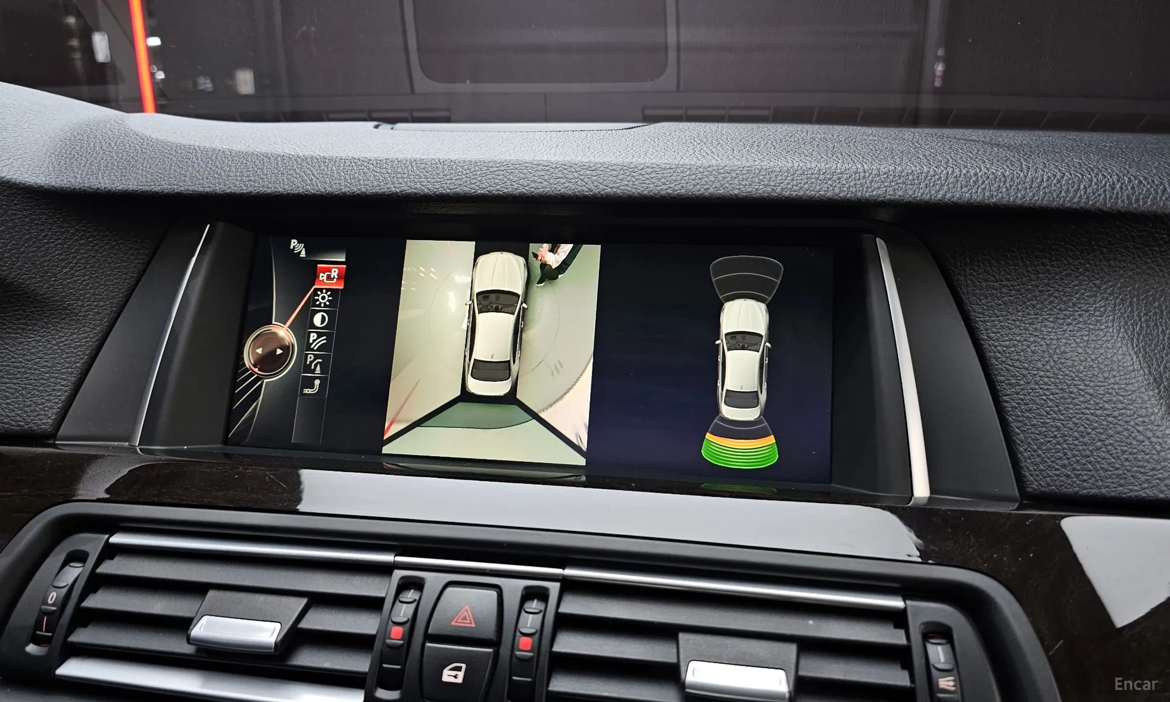 BMW 5 Series (F10) превью 16
