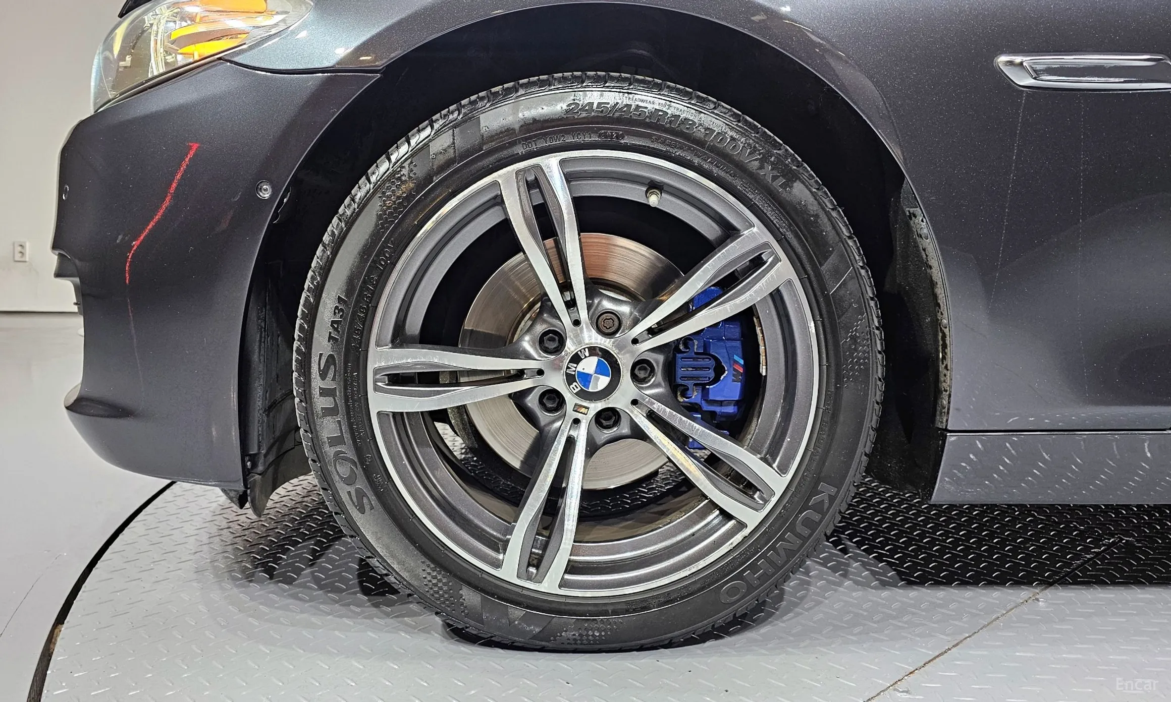 BMW 5 Series (F10) превью 5