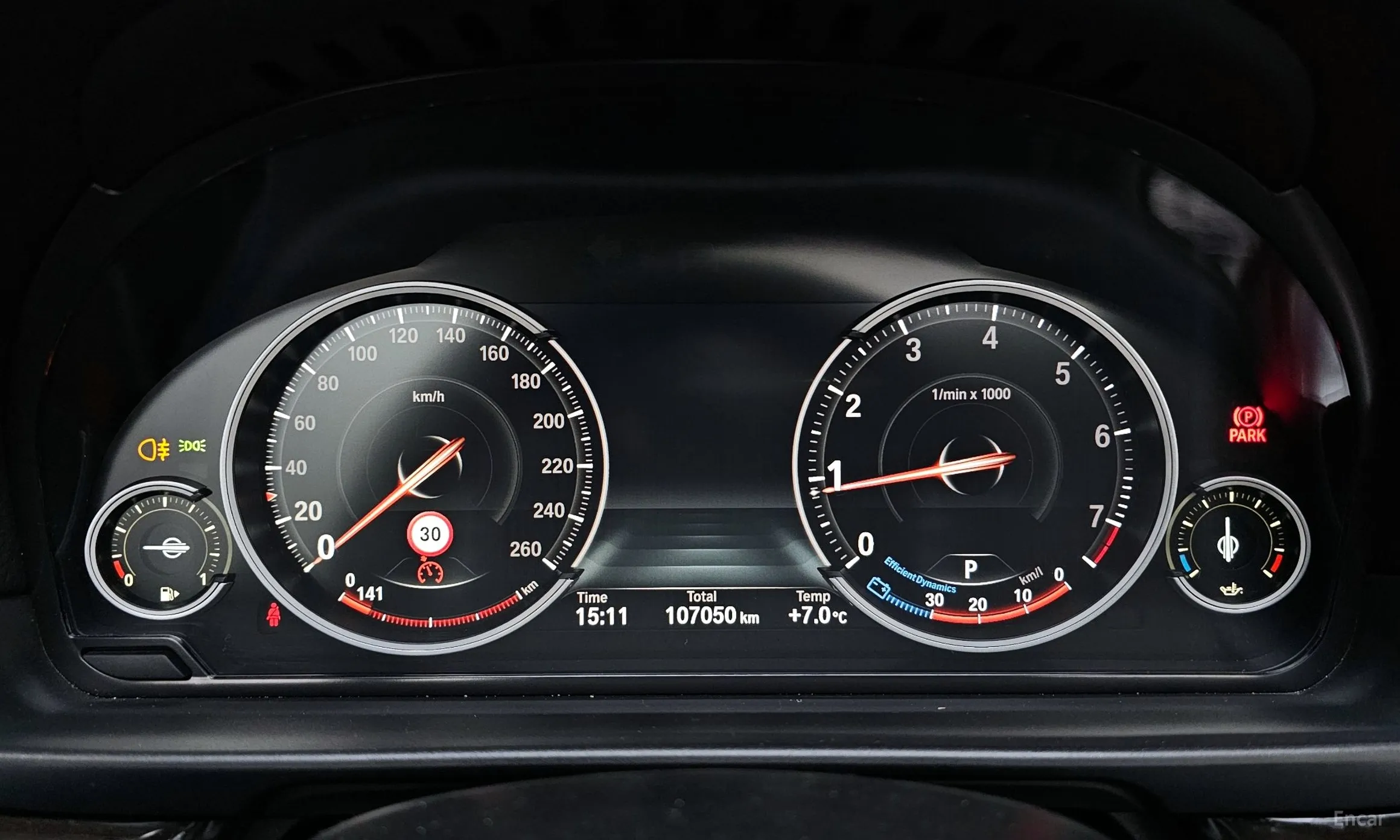 BMW 5 Series (F10) превью 8