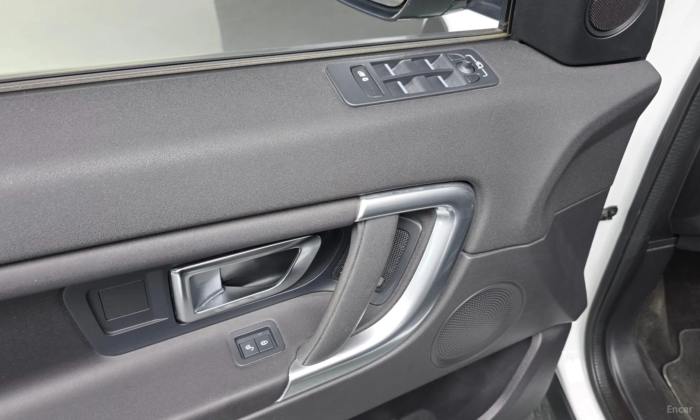Land Rover Discovery Sports превью 13