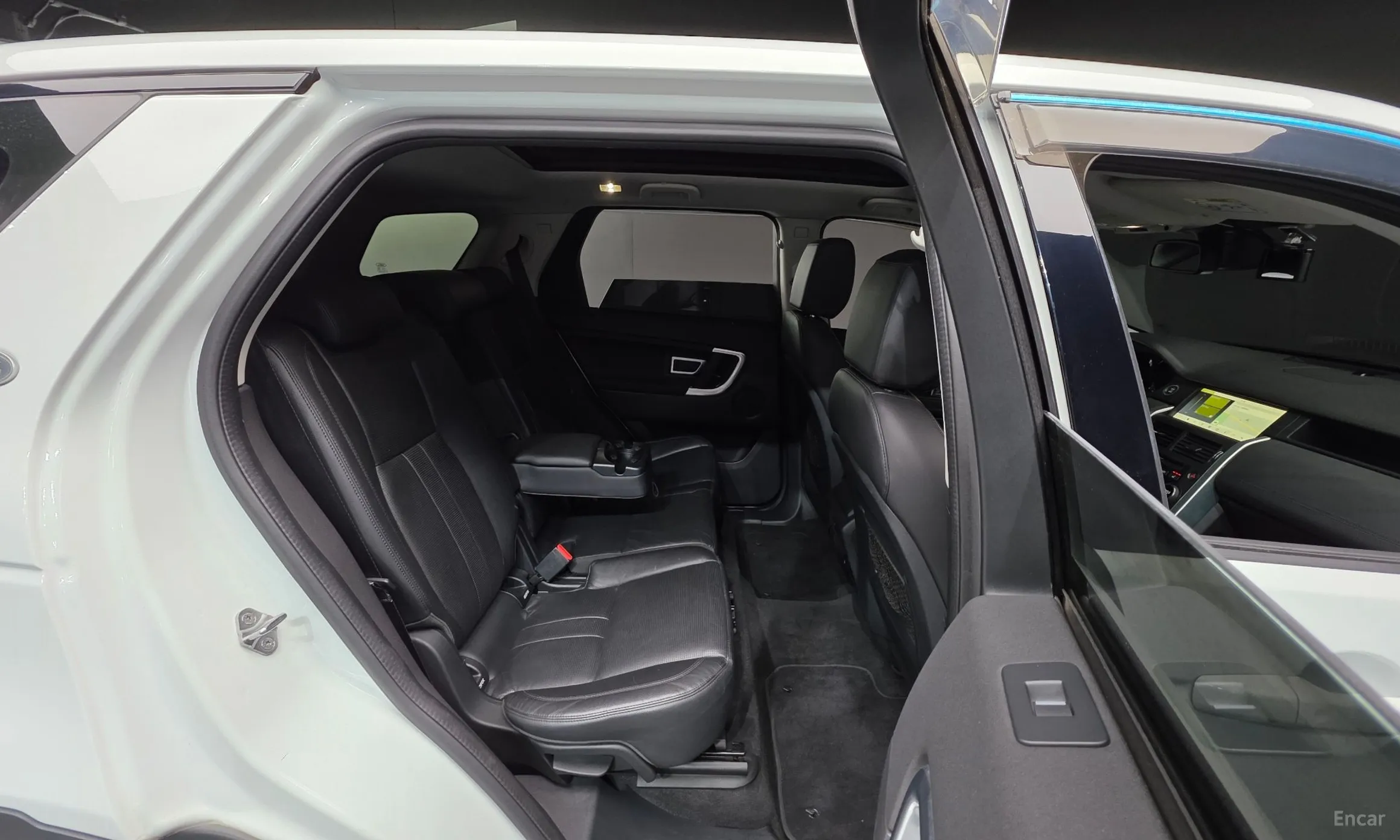 Land Rover Discovery Sports превью 19