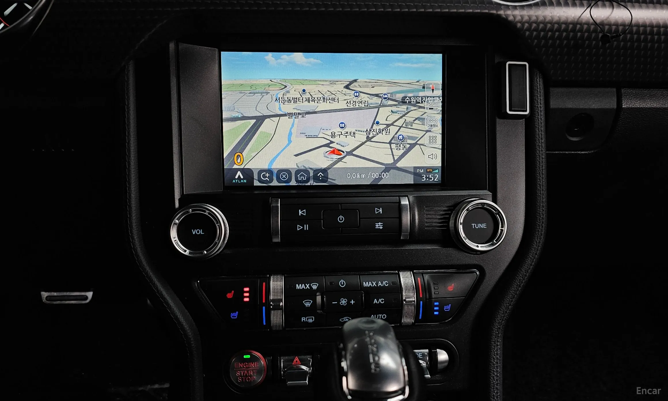 Ford Mustang превью 14