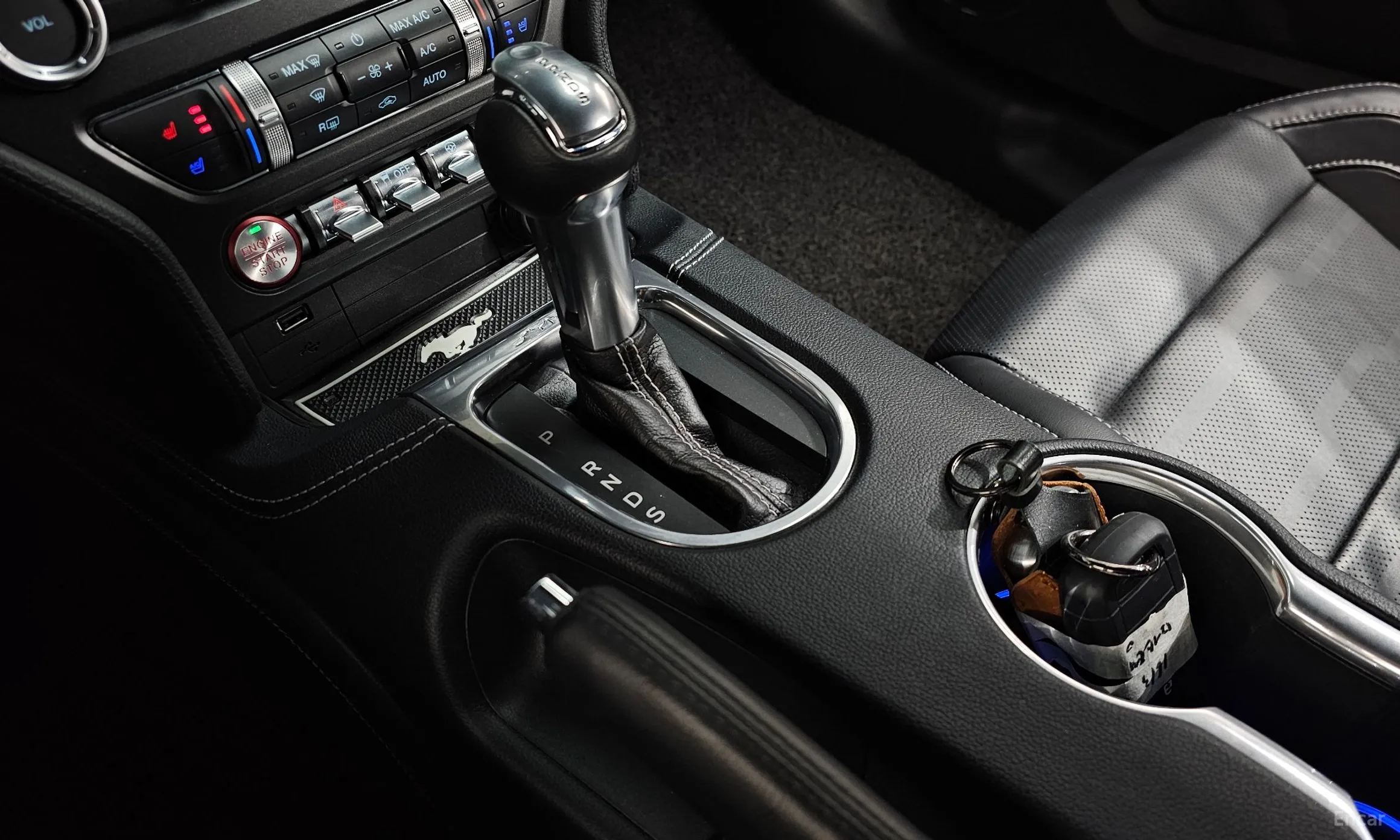 Ford Mustang превью 9