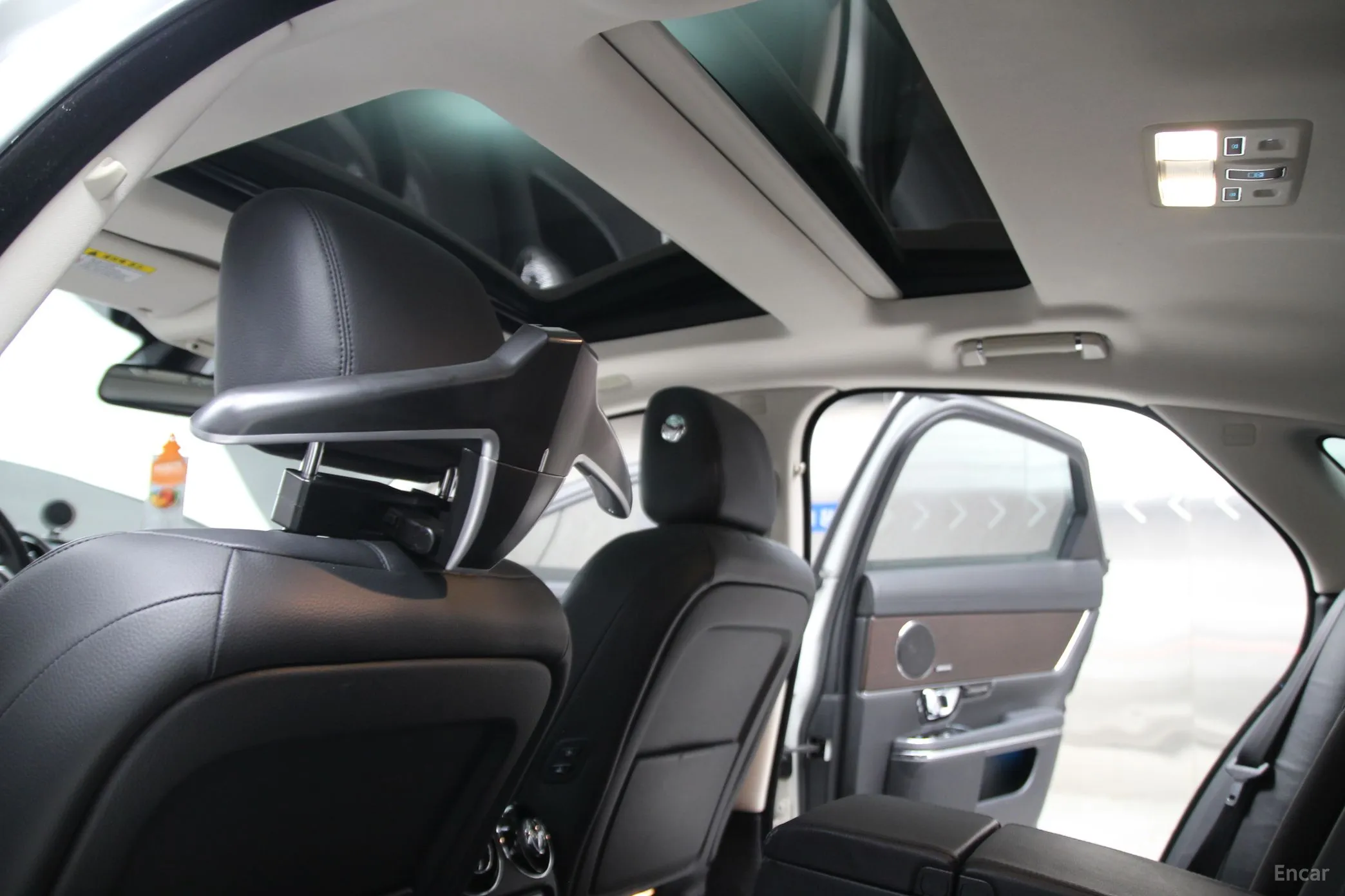 Jaguar All New XJ превью 14