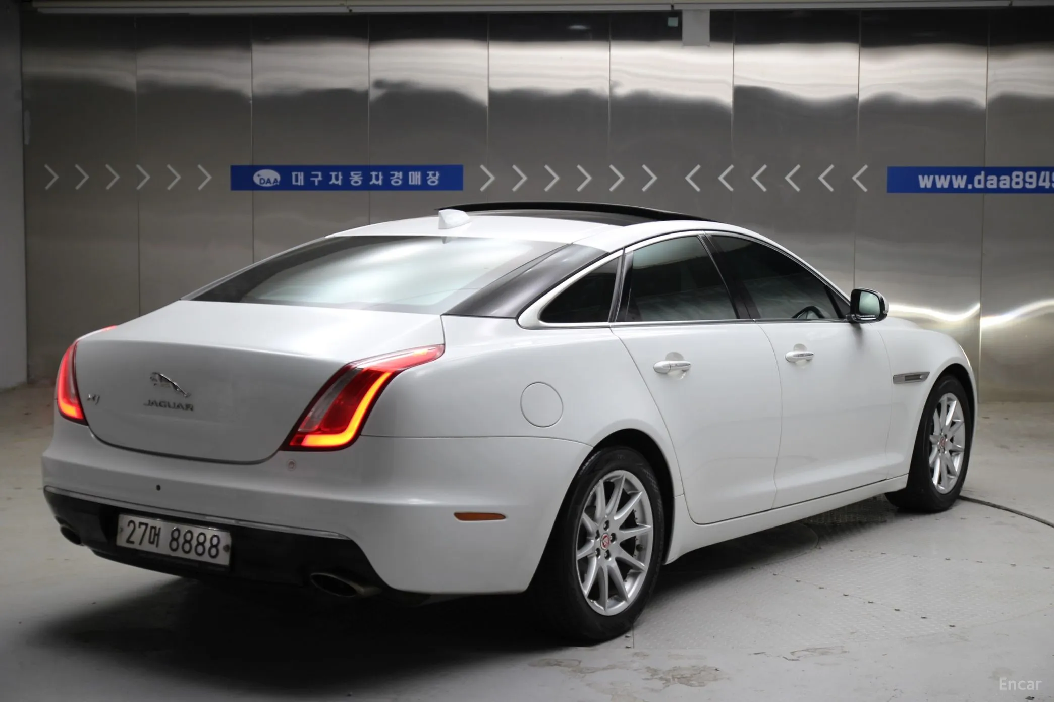Jaguar All New XJ превью 4