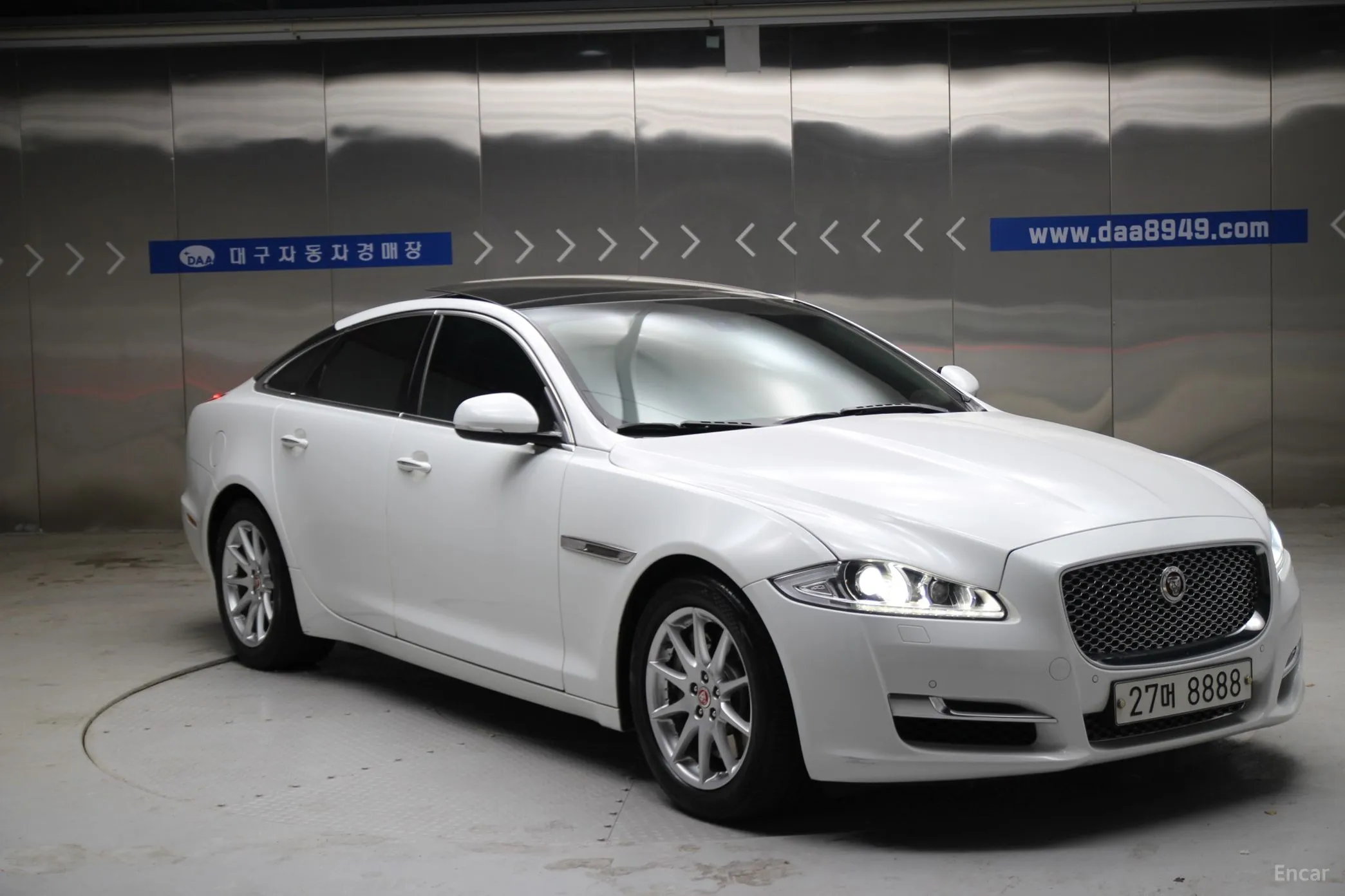 Jaguar All New XJ превью 5