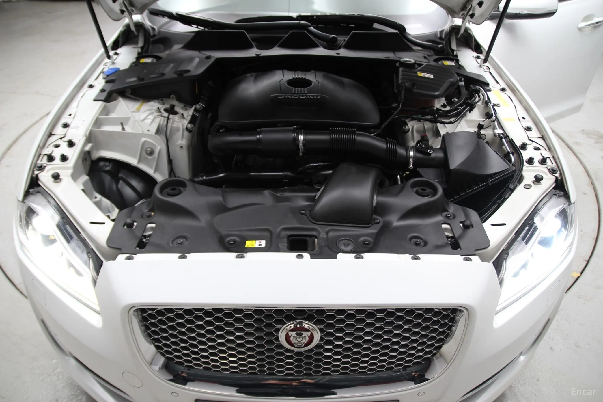 Jaguar All New XJ превью 6