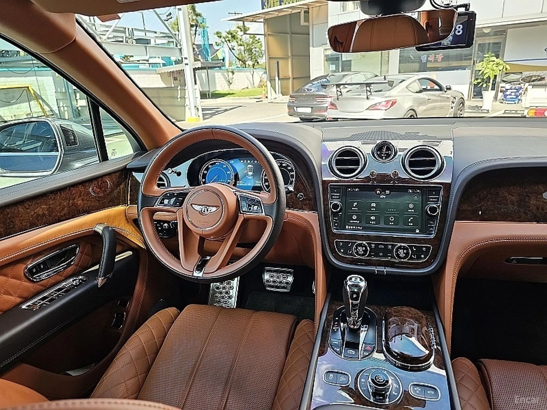 Bentley Bentayga превью 10