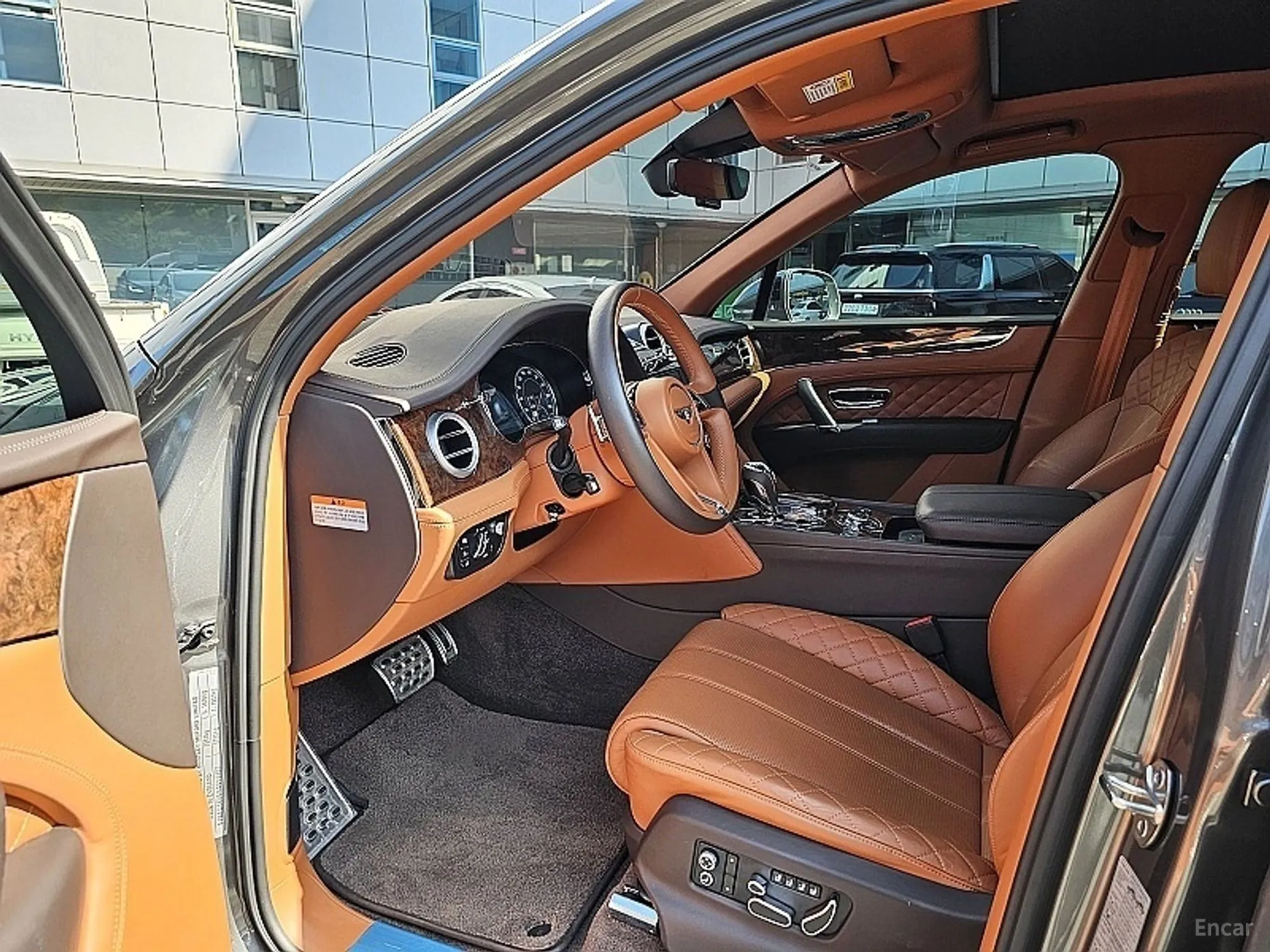 Bentley Bentayga превью 11