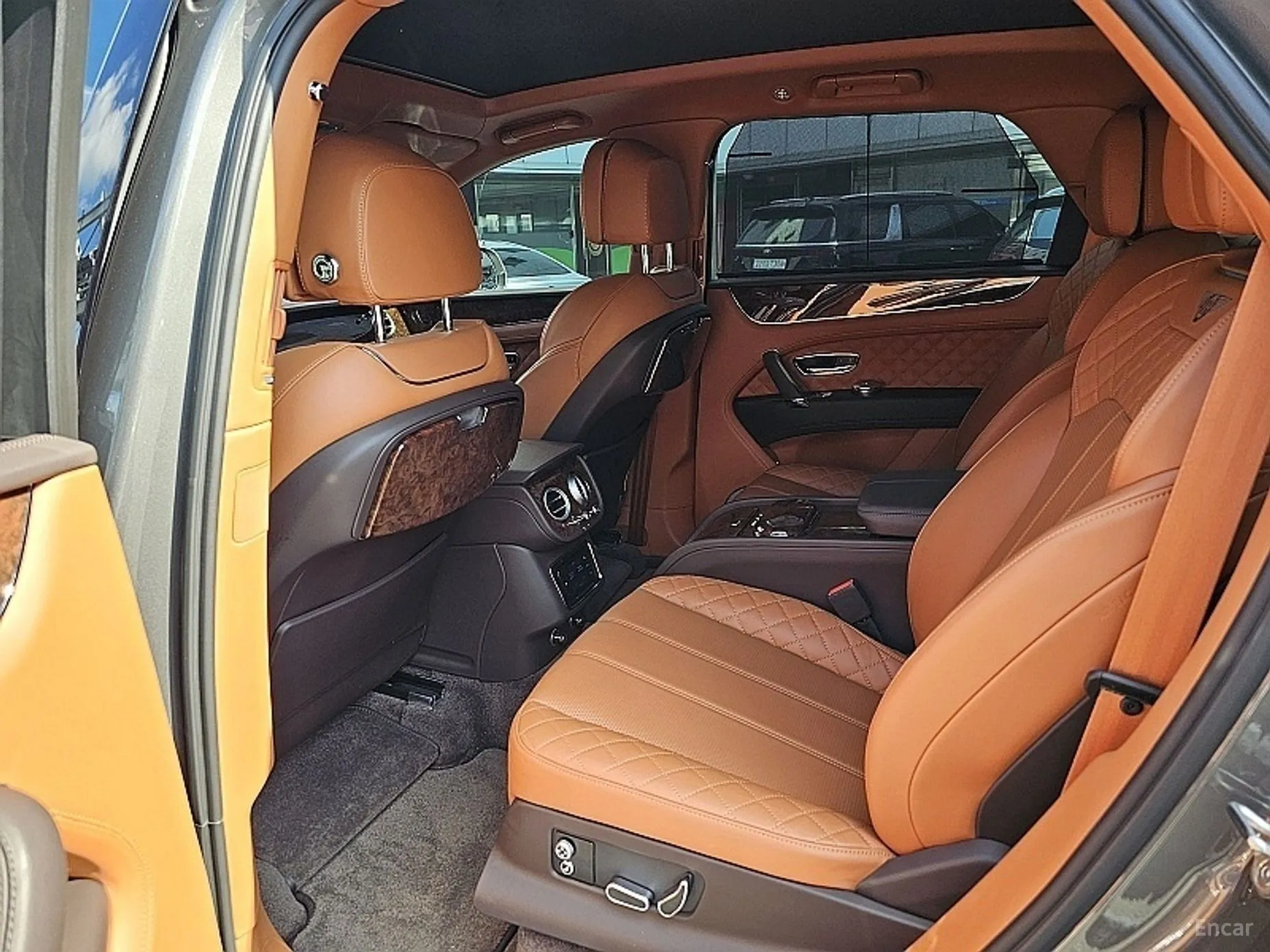 Bentley Bentayga превью 13