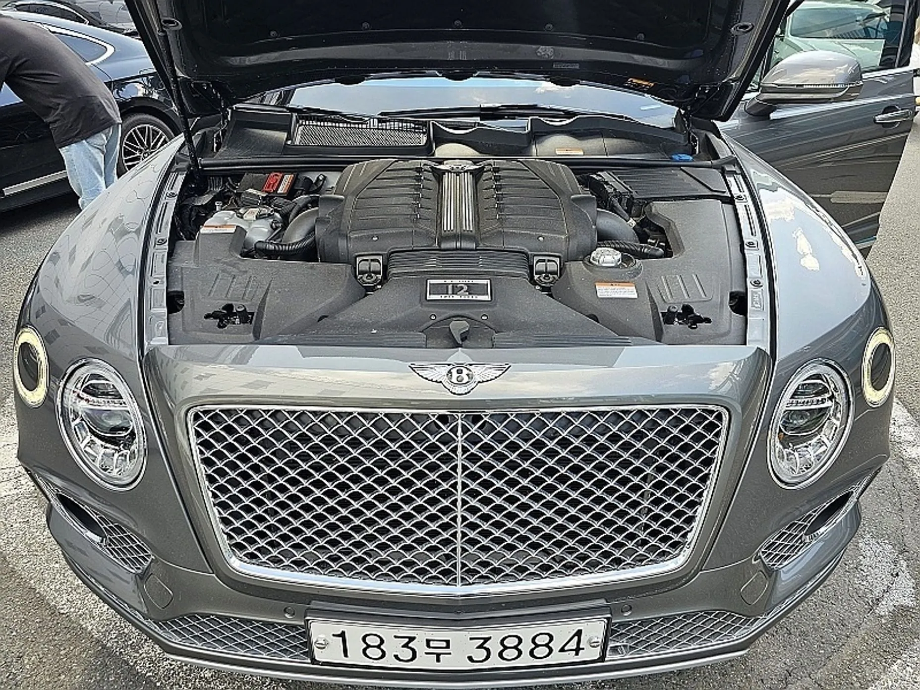 Bentley Bentayga превью 19
