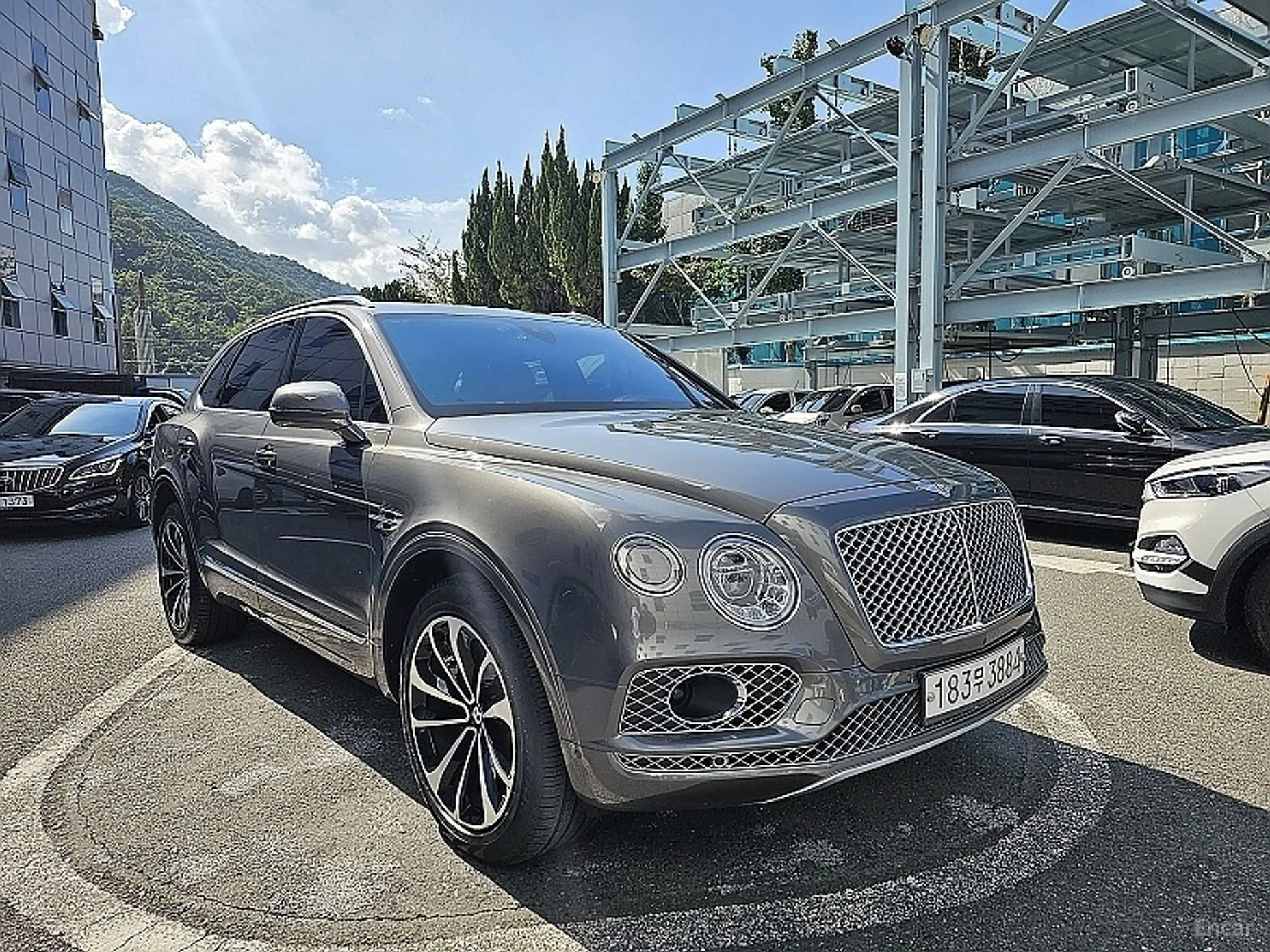 Bentley Bentayga превью 3
