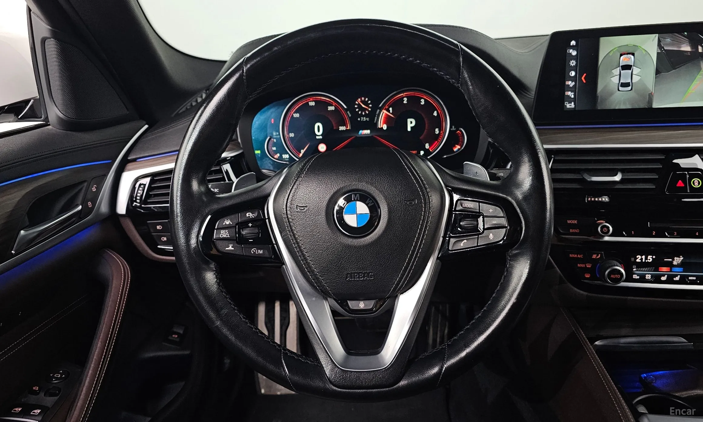 BMW 5 Series (G30) превью 13