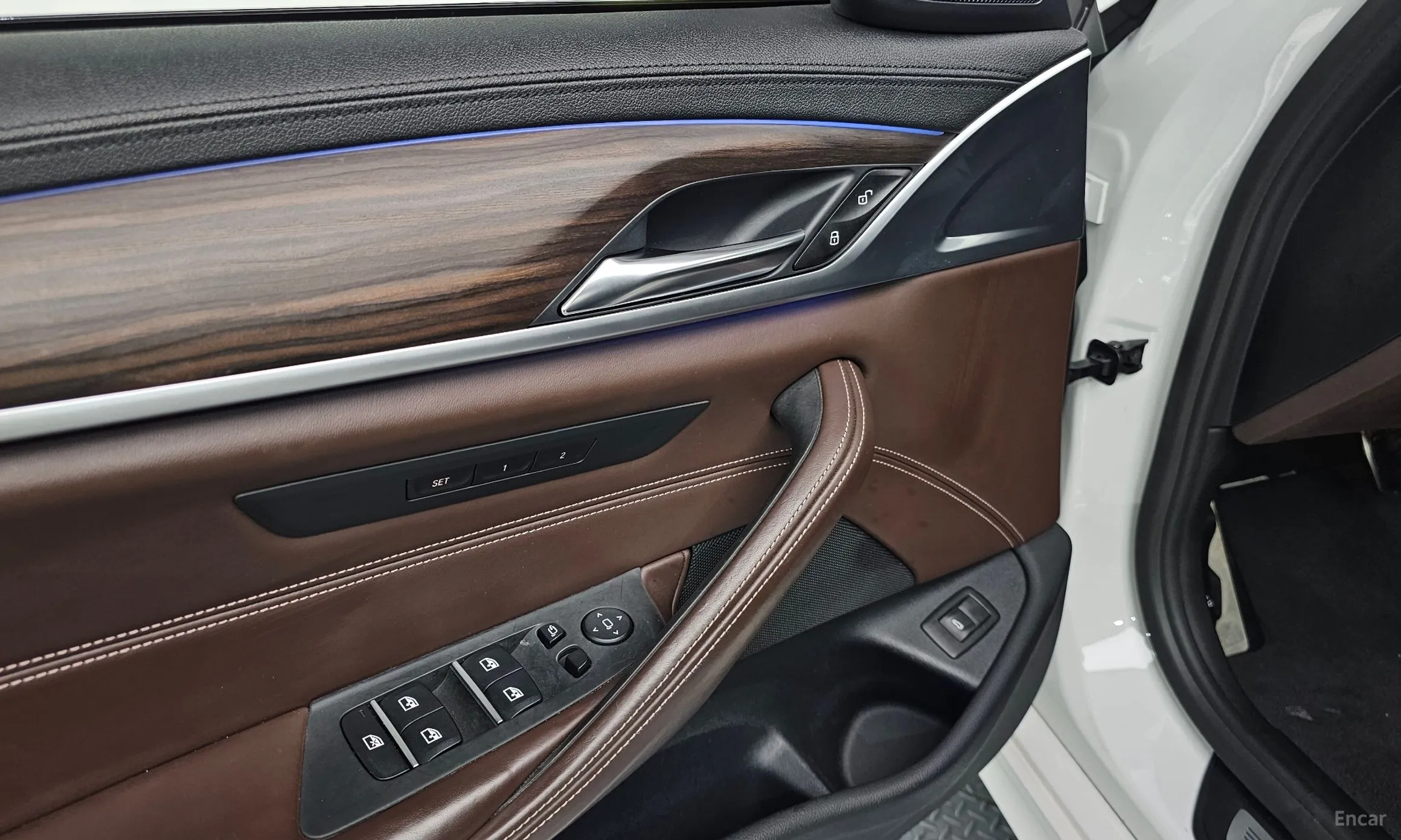 BMW 5 Series (G30) превью 17