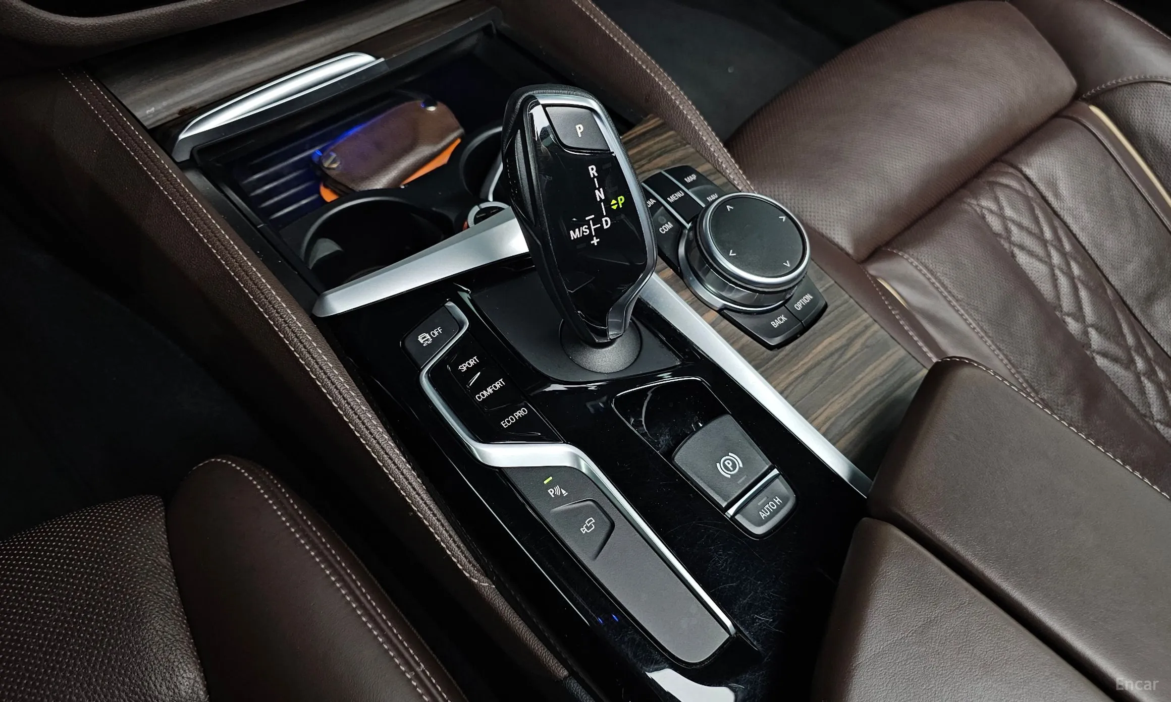 BMW 5 Series (G30) превью 9