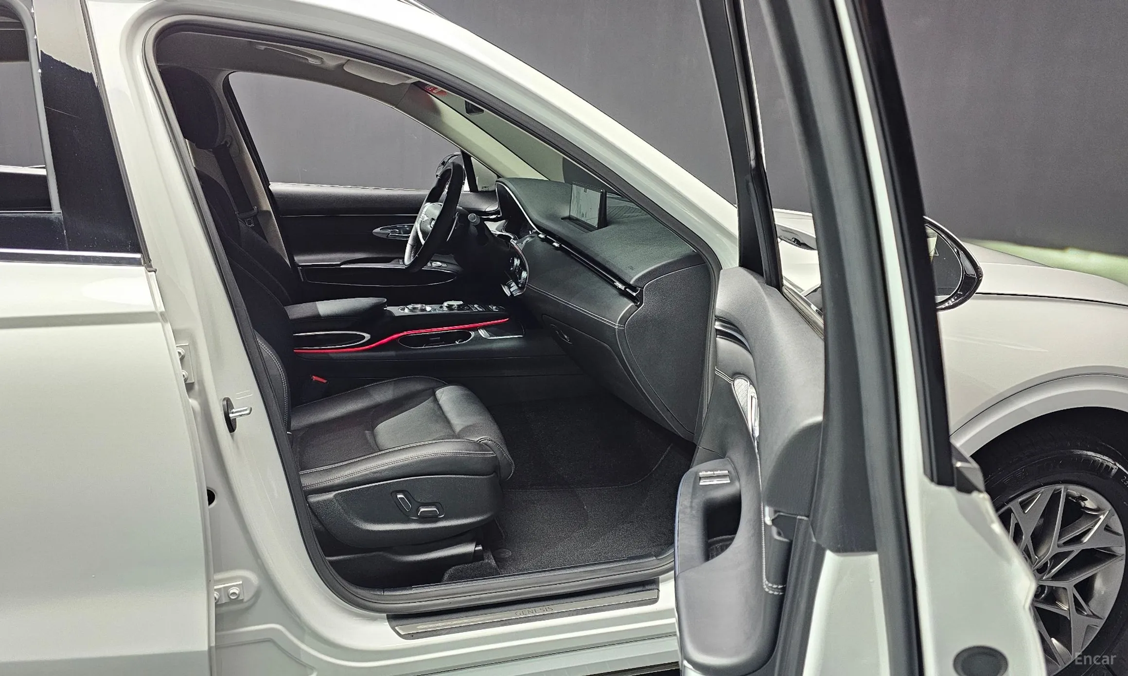 Genesis GV70 превью 11