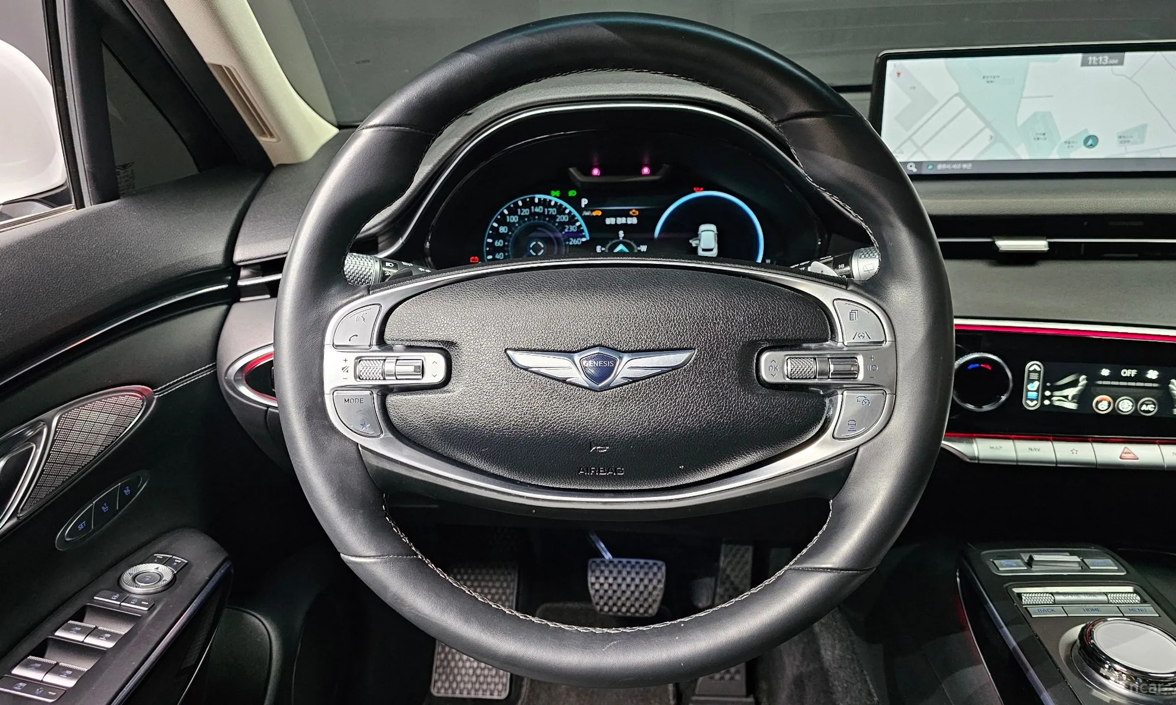 Genesis GV70 превью 14