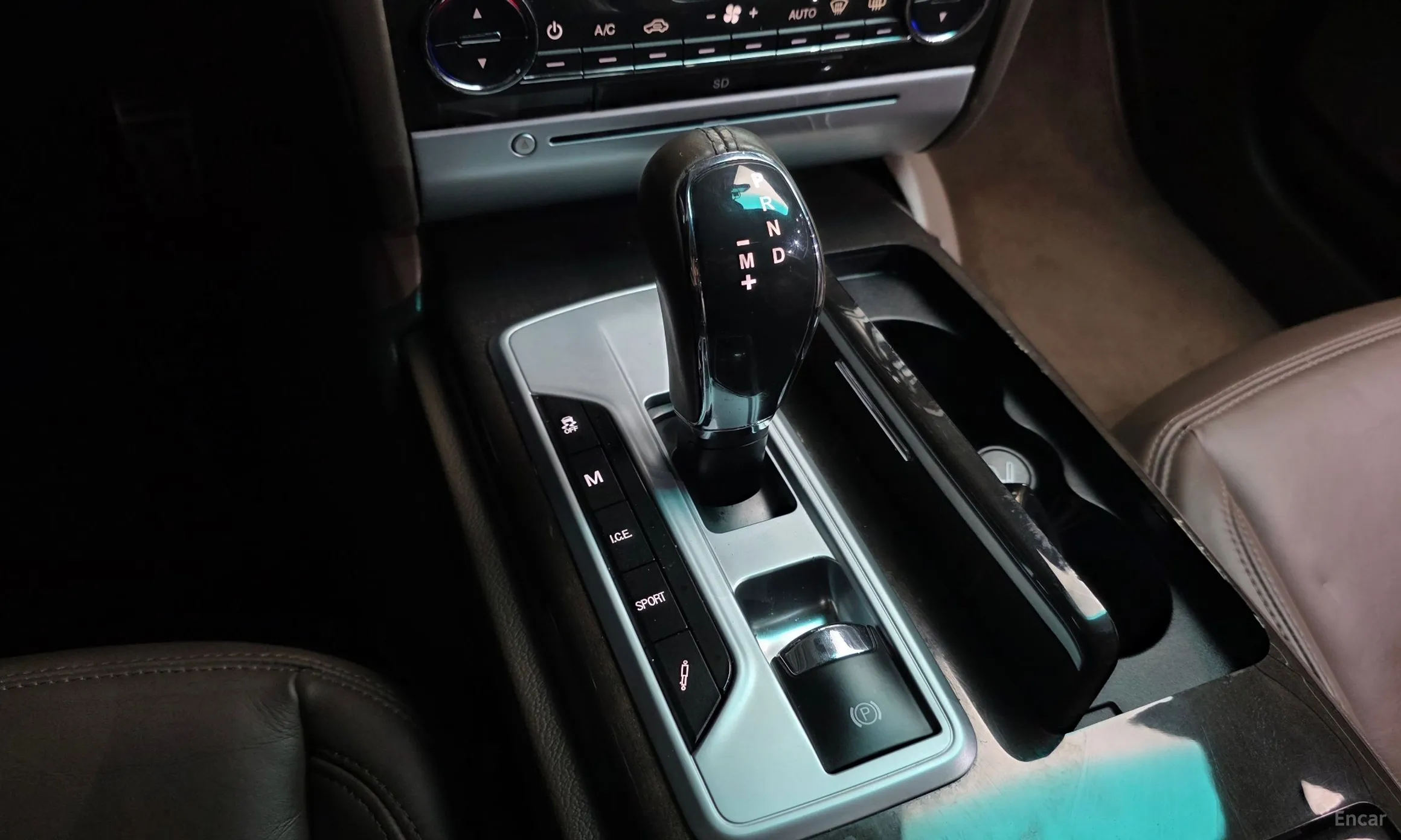Maserati Quattroporte превью 9