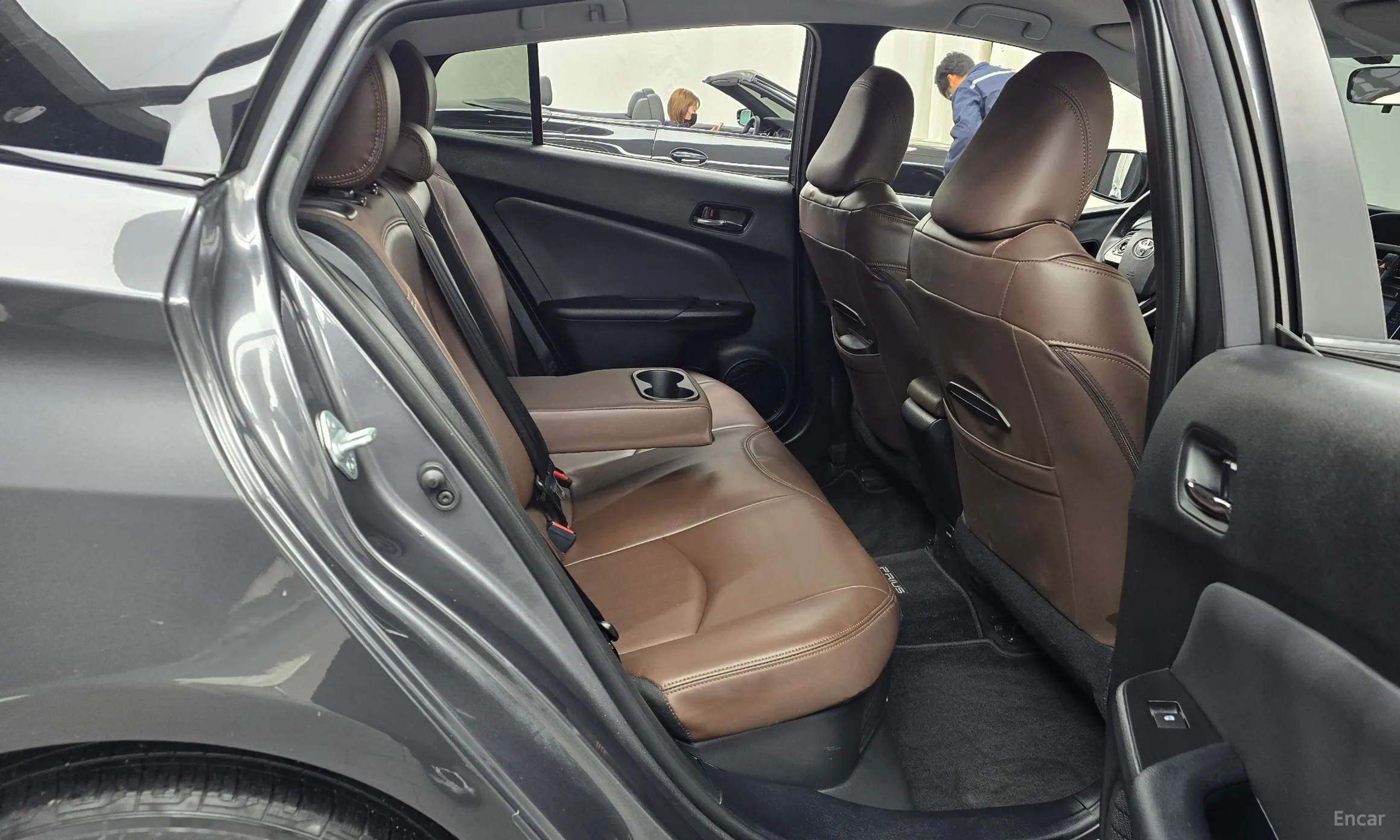 Toyota Prius 4th Generation превью 12