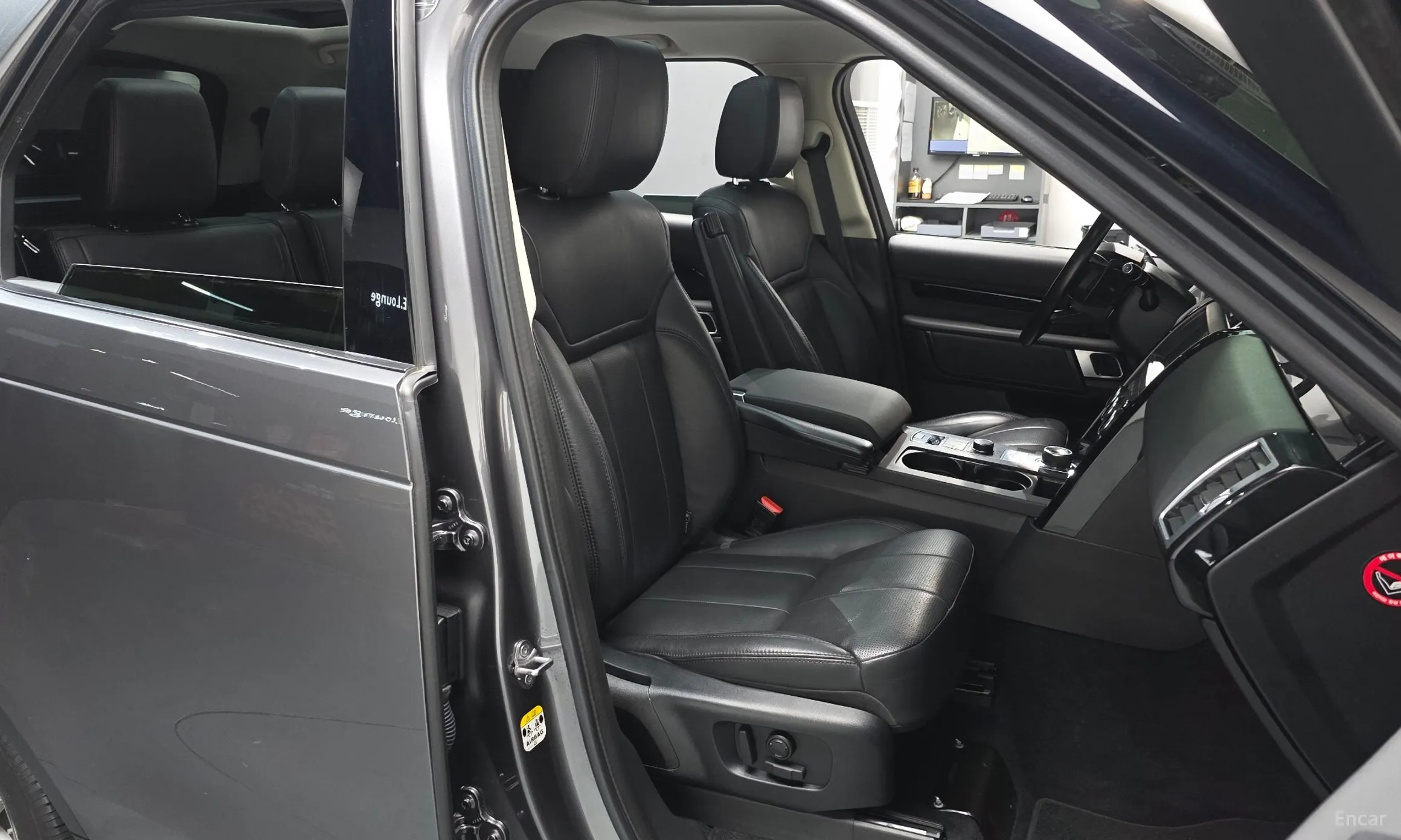 Land Rover Discovery 5 превью 10