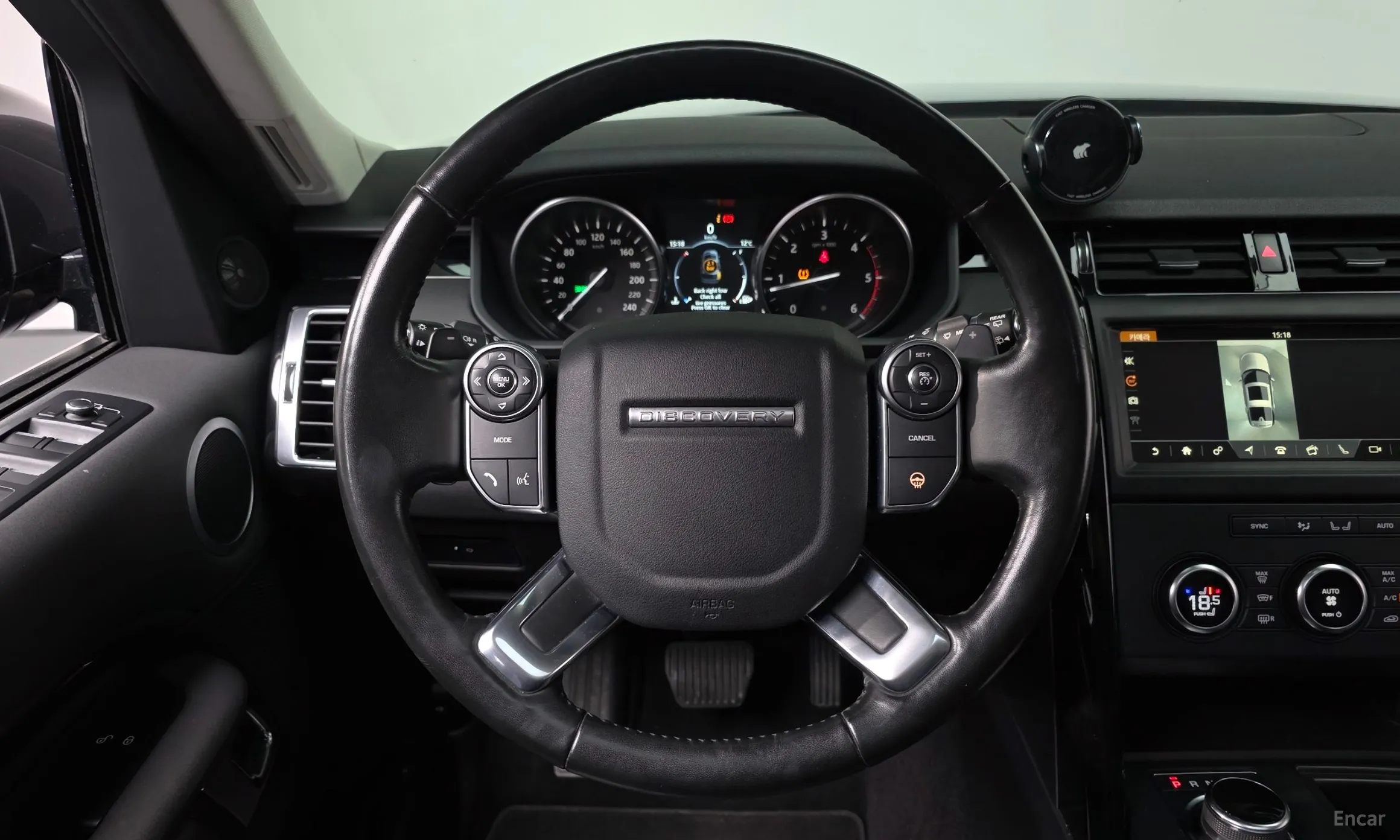 Land Rover Discovery 5 превью 13