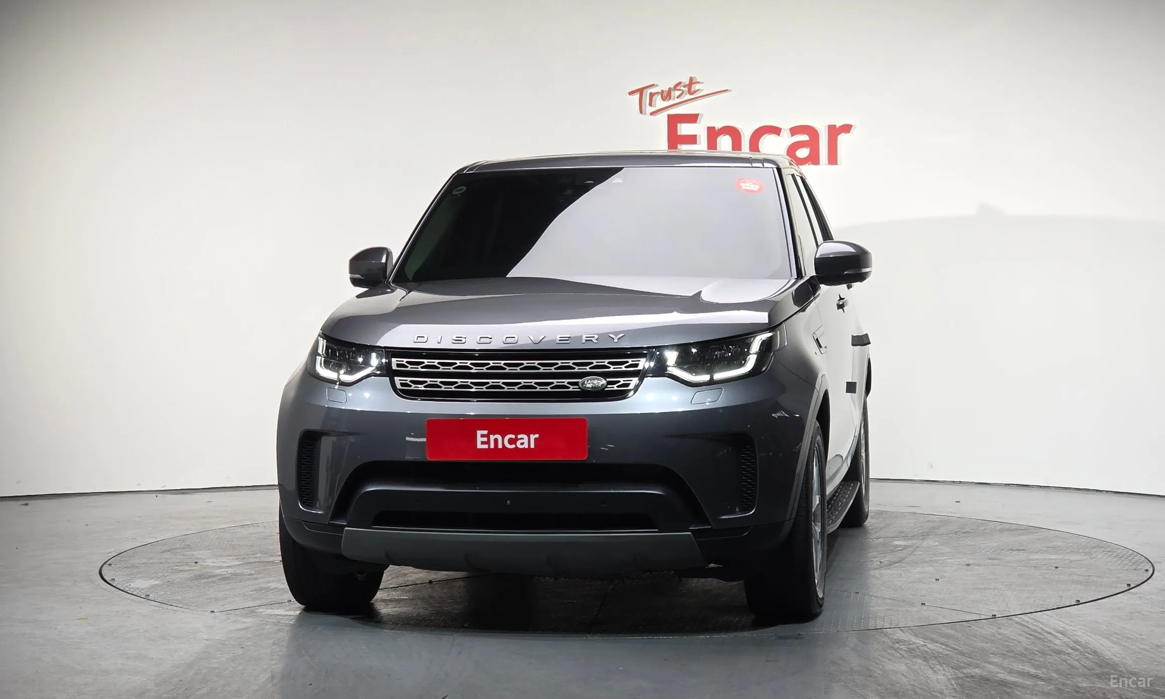Land Rover Discovery 5 превью 3
