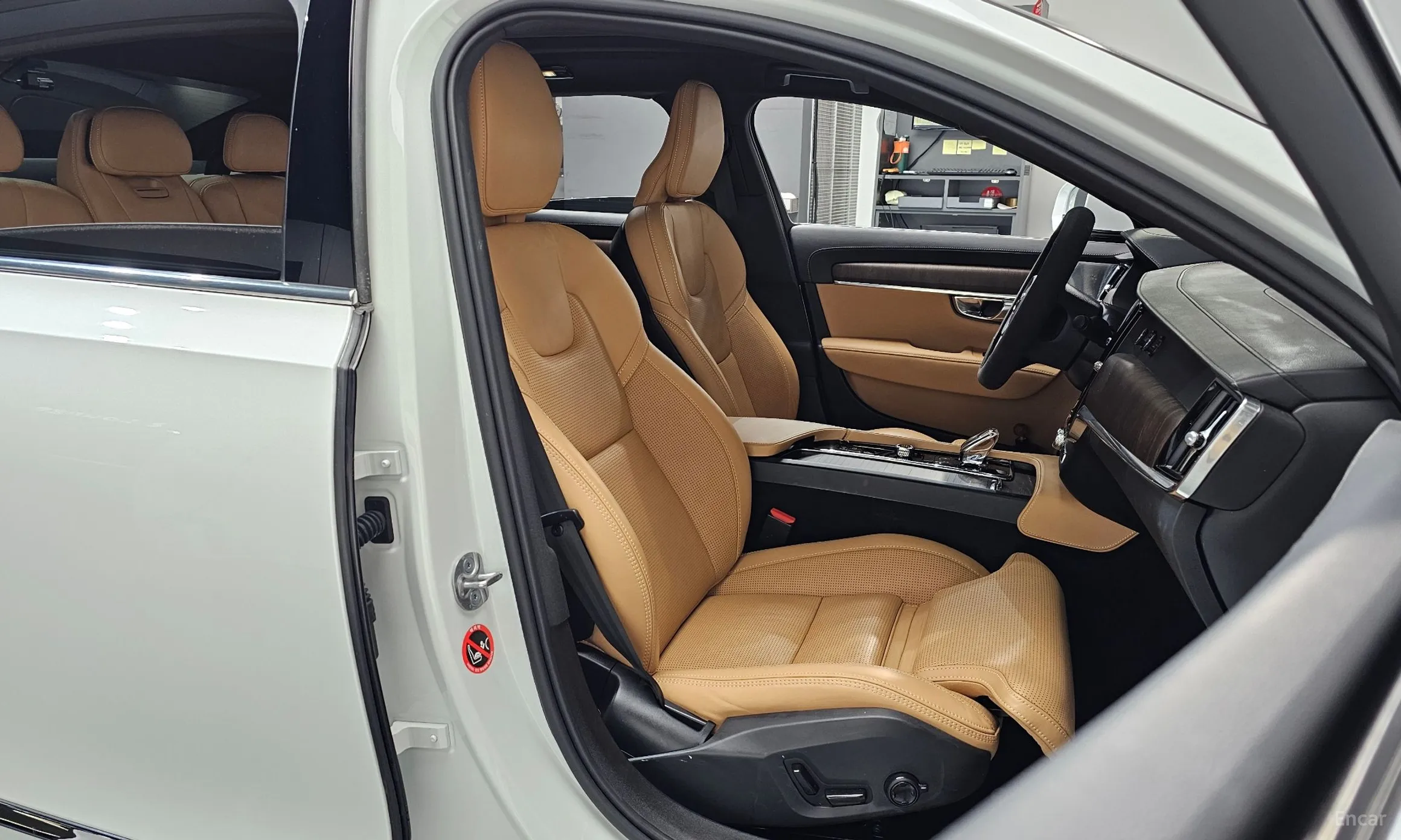Volvo S90 превью 10