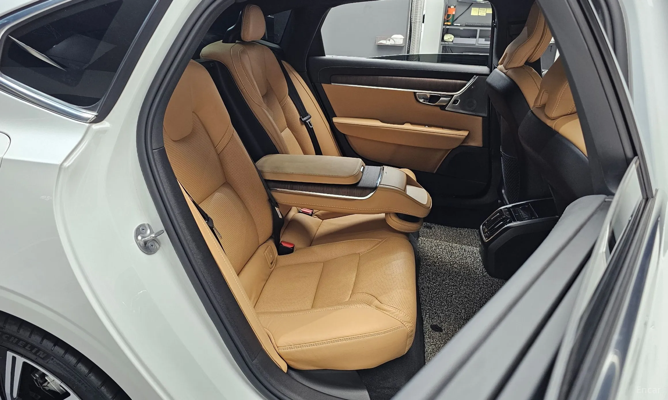 Volvo S90 превью 12