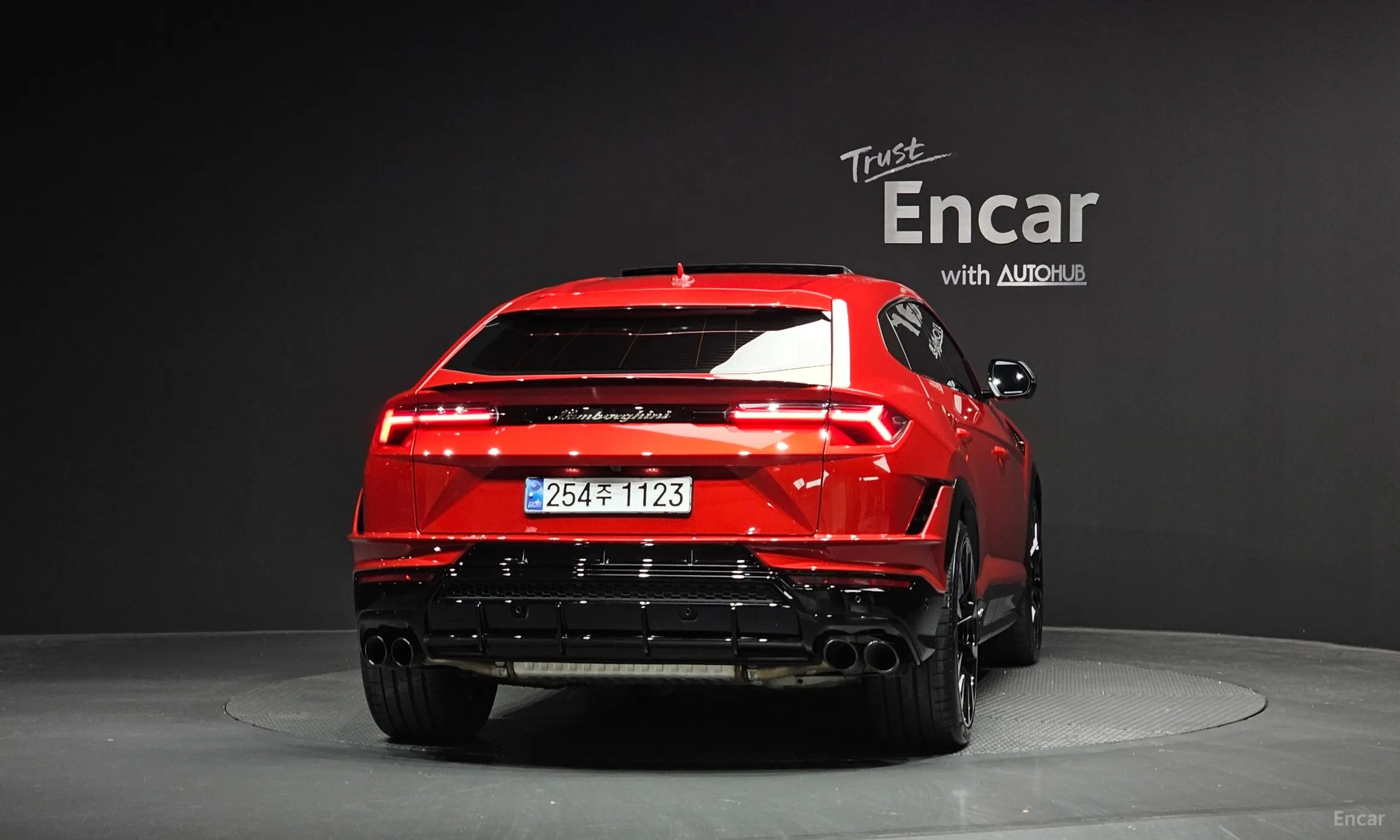 Lamborghini Urus превью 4