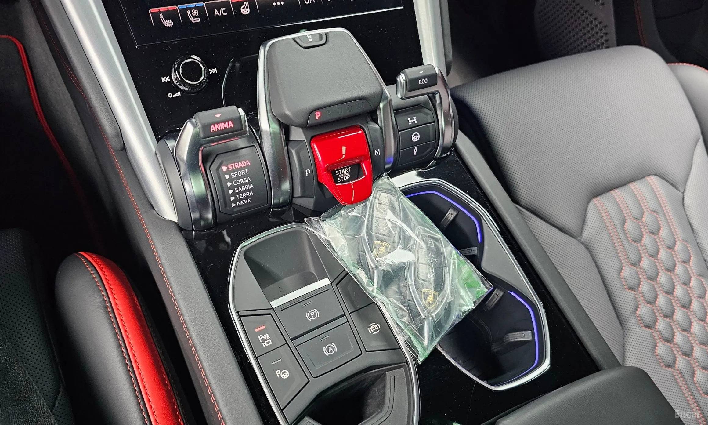 Lamborghini Urus превью 9