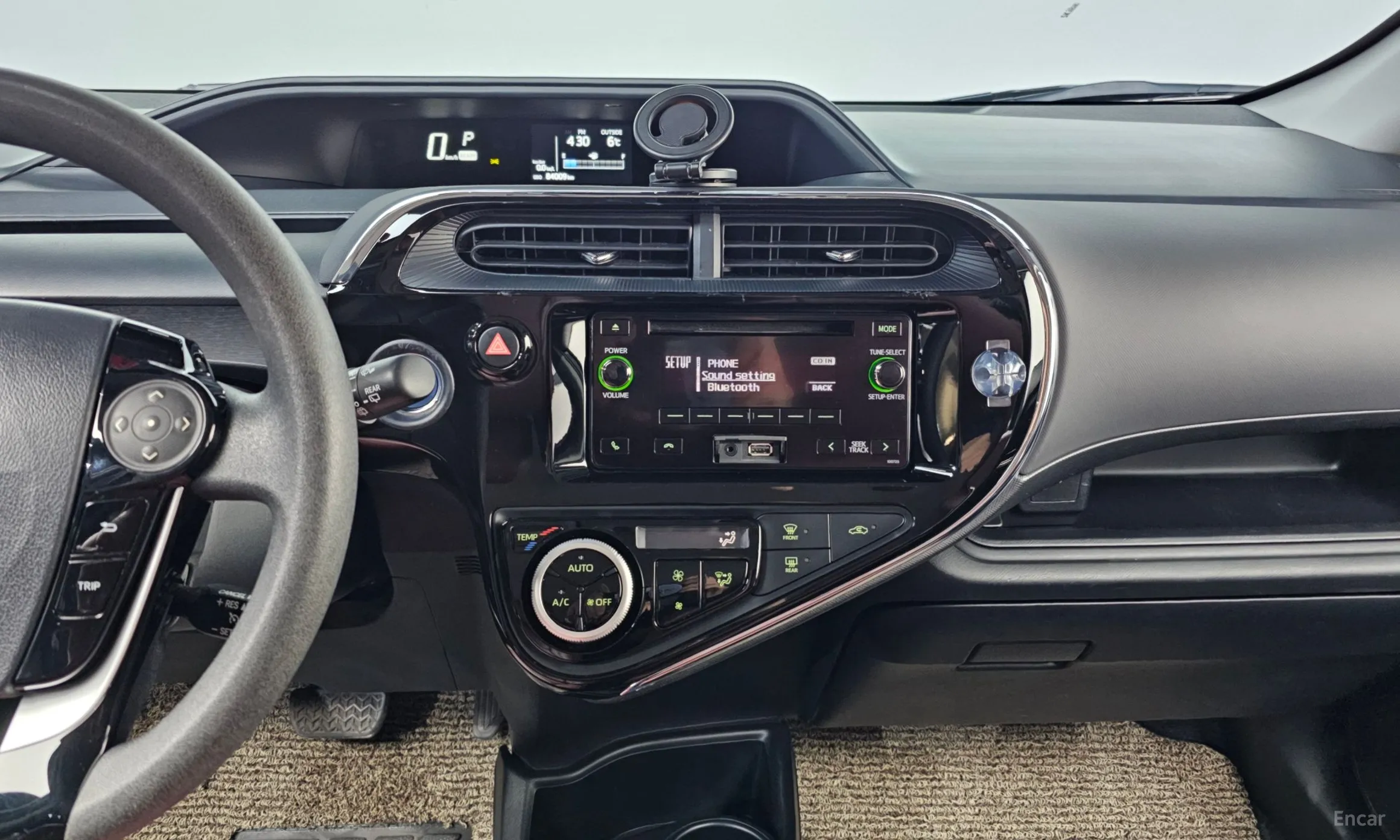 Toyota Prius C превью 14