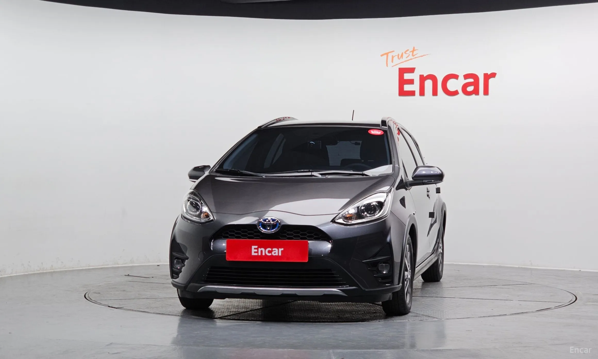 Toyota Prius C превью 3
