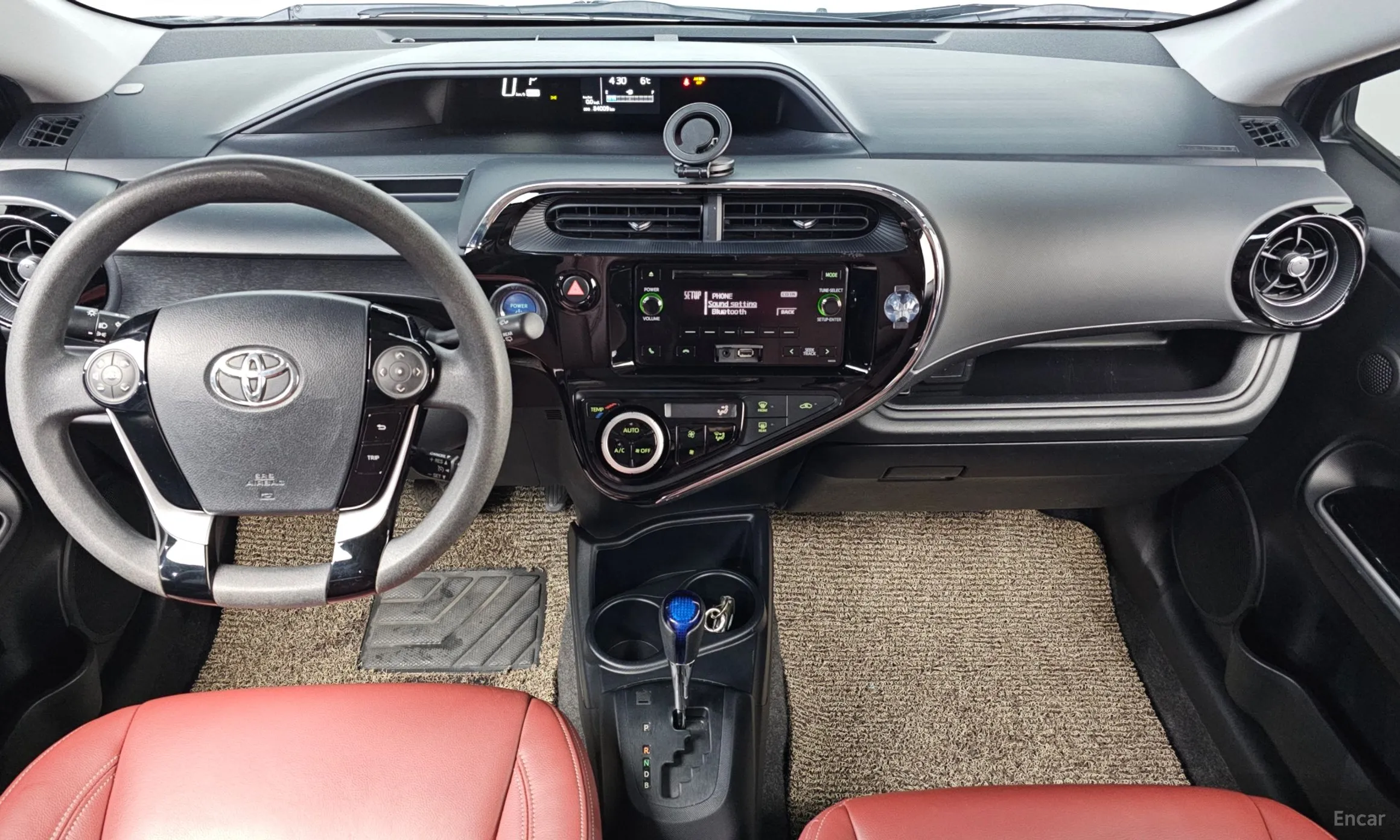 Toyota Prius C превью 7