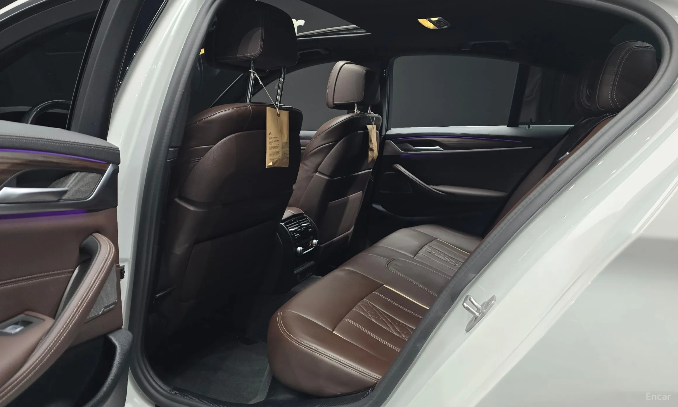 BMW 5 Series (G30) превью 12