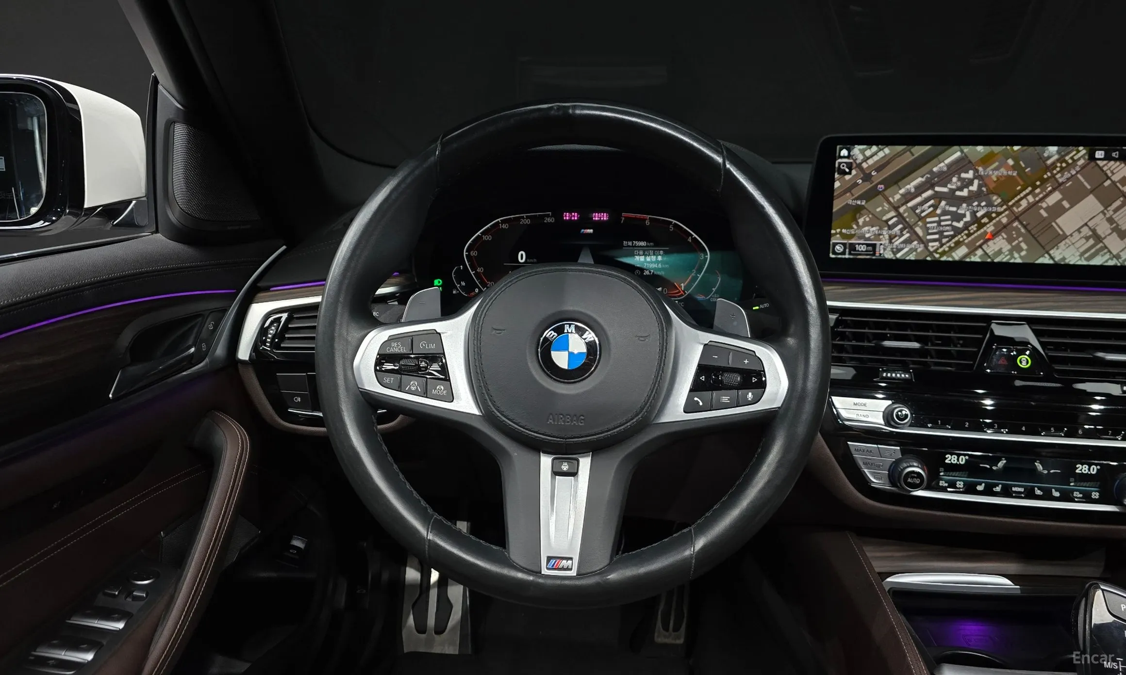 BMW 5 Series (G30) превью 13