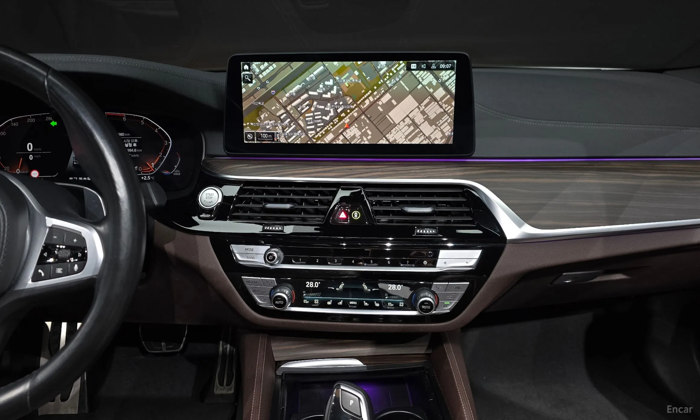 BMW 5 Series (G30) превью 15