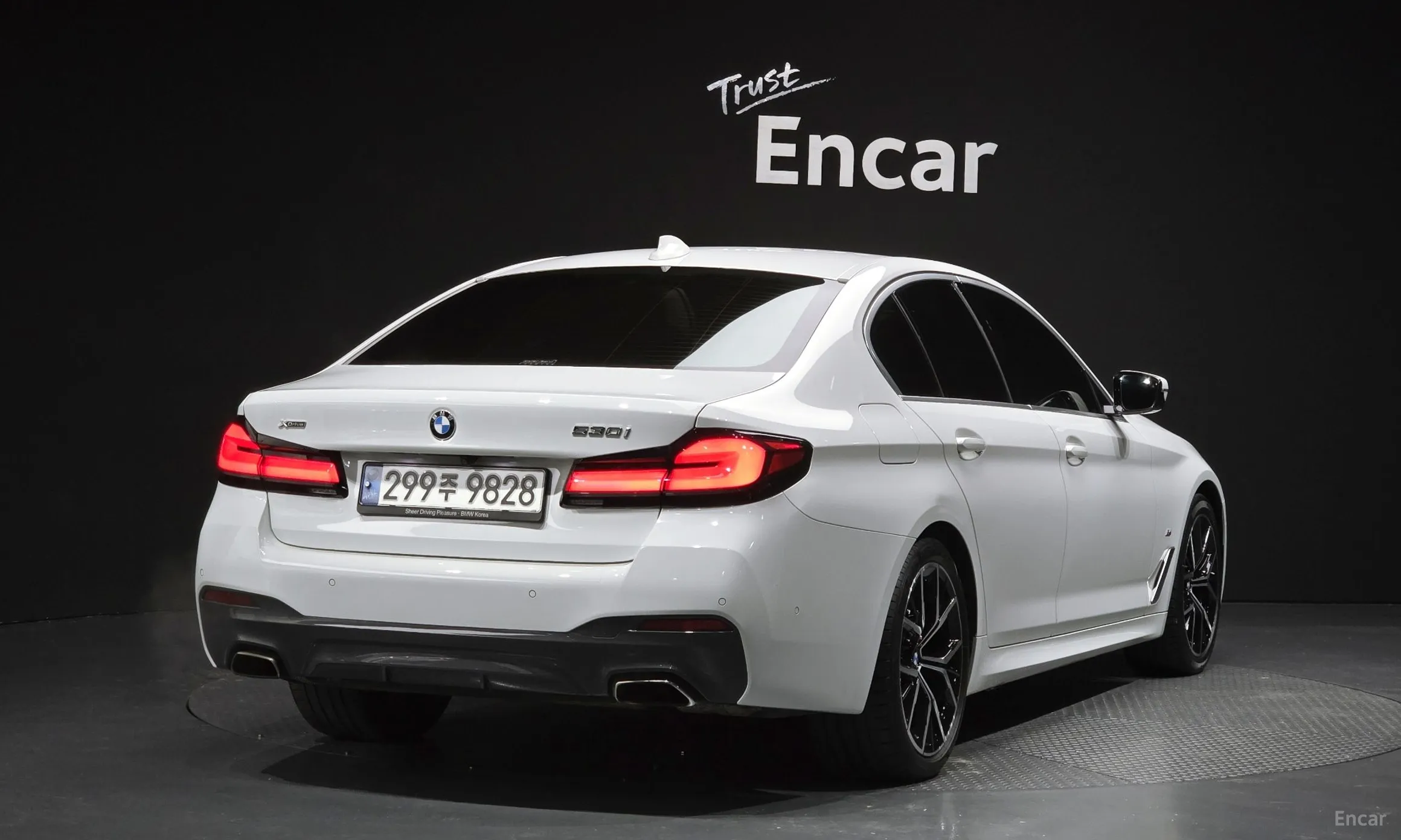 BMW 5 Series (G30) превью 2