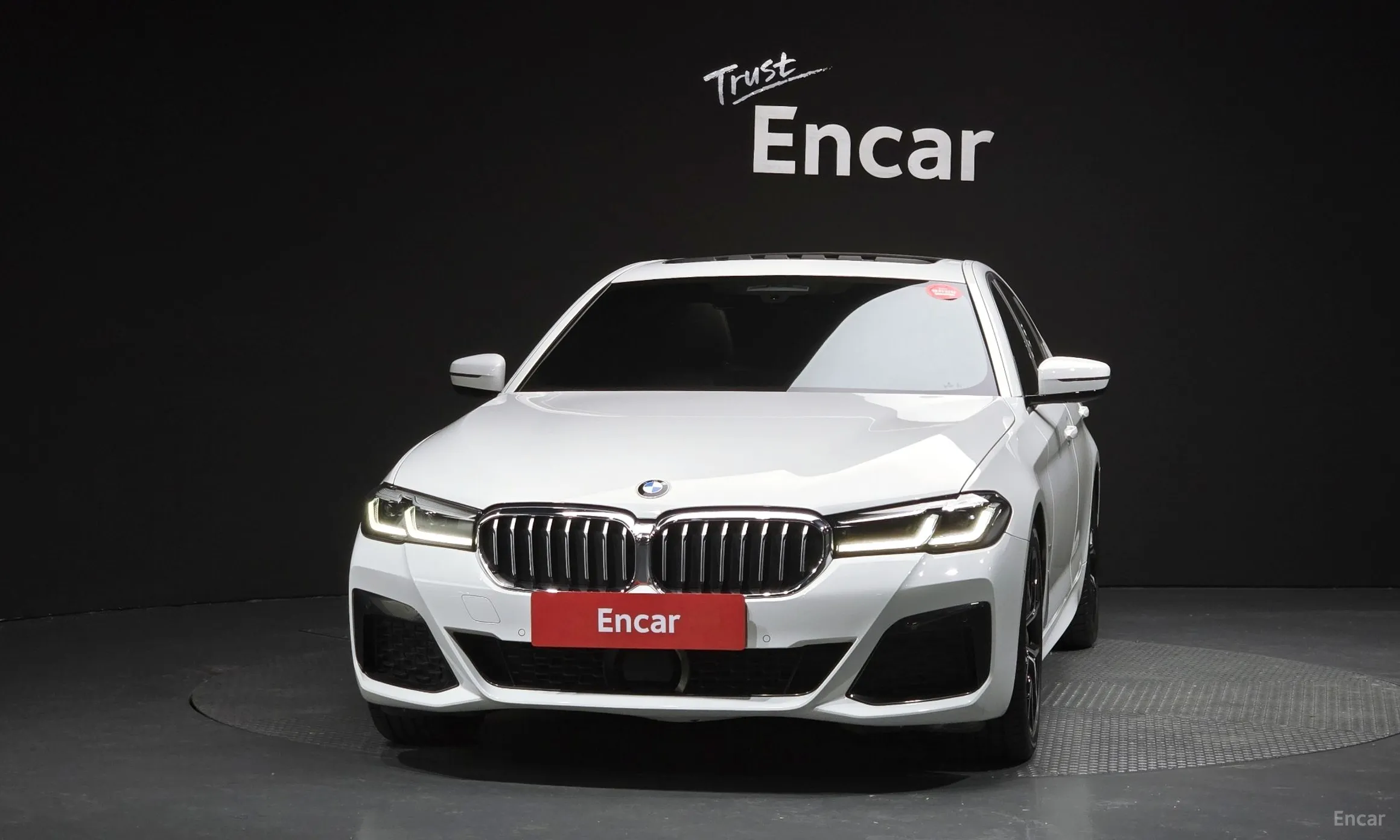 BMW 5 Series (G30) превью 3