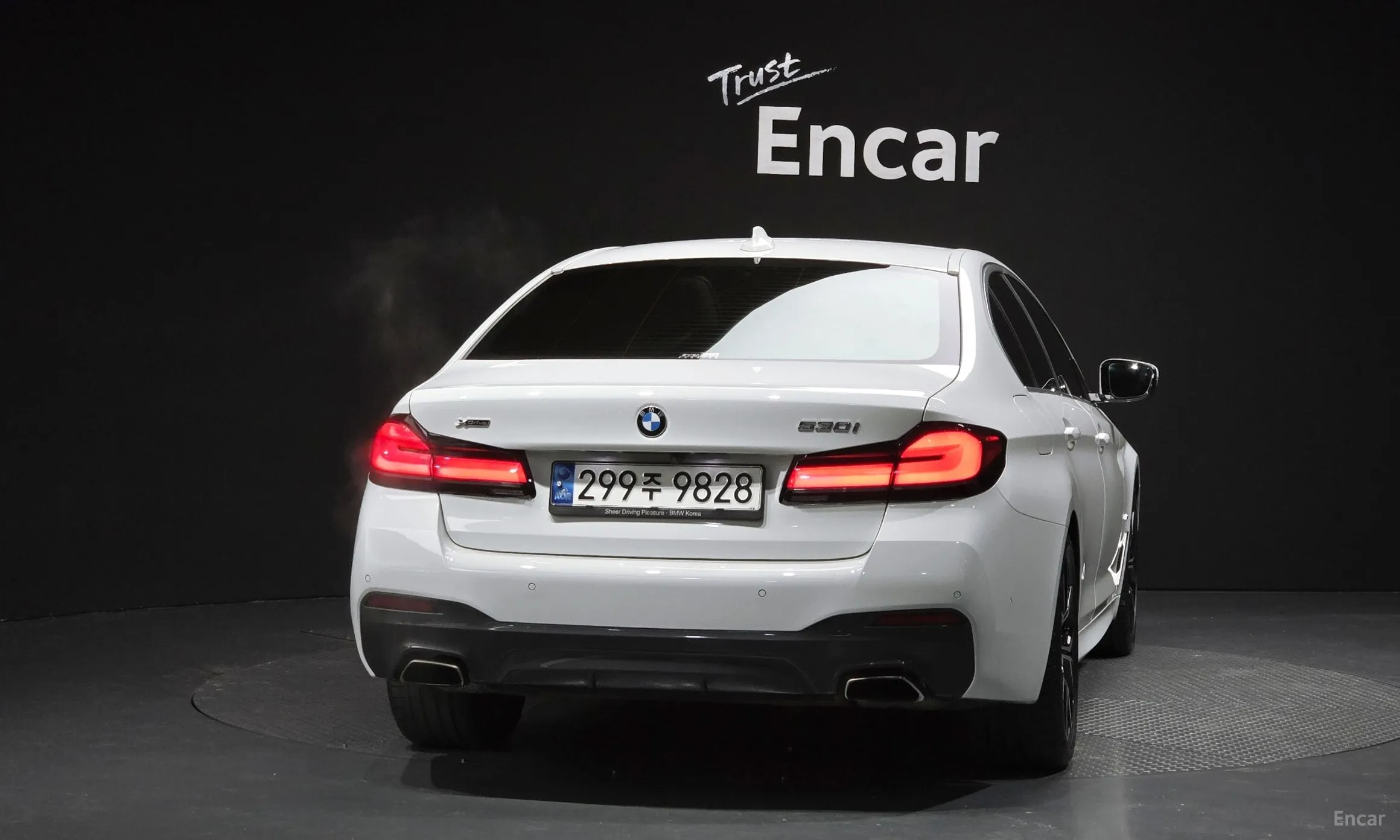 BMW 5 Series (G30) превью 4