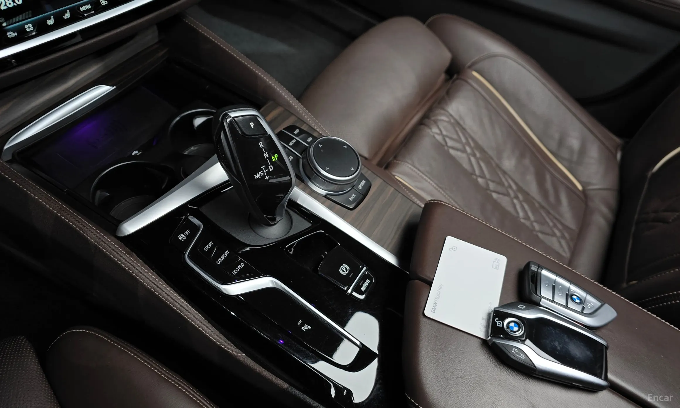 BMW 5 Series (G30) превью 9