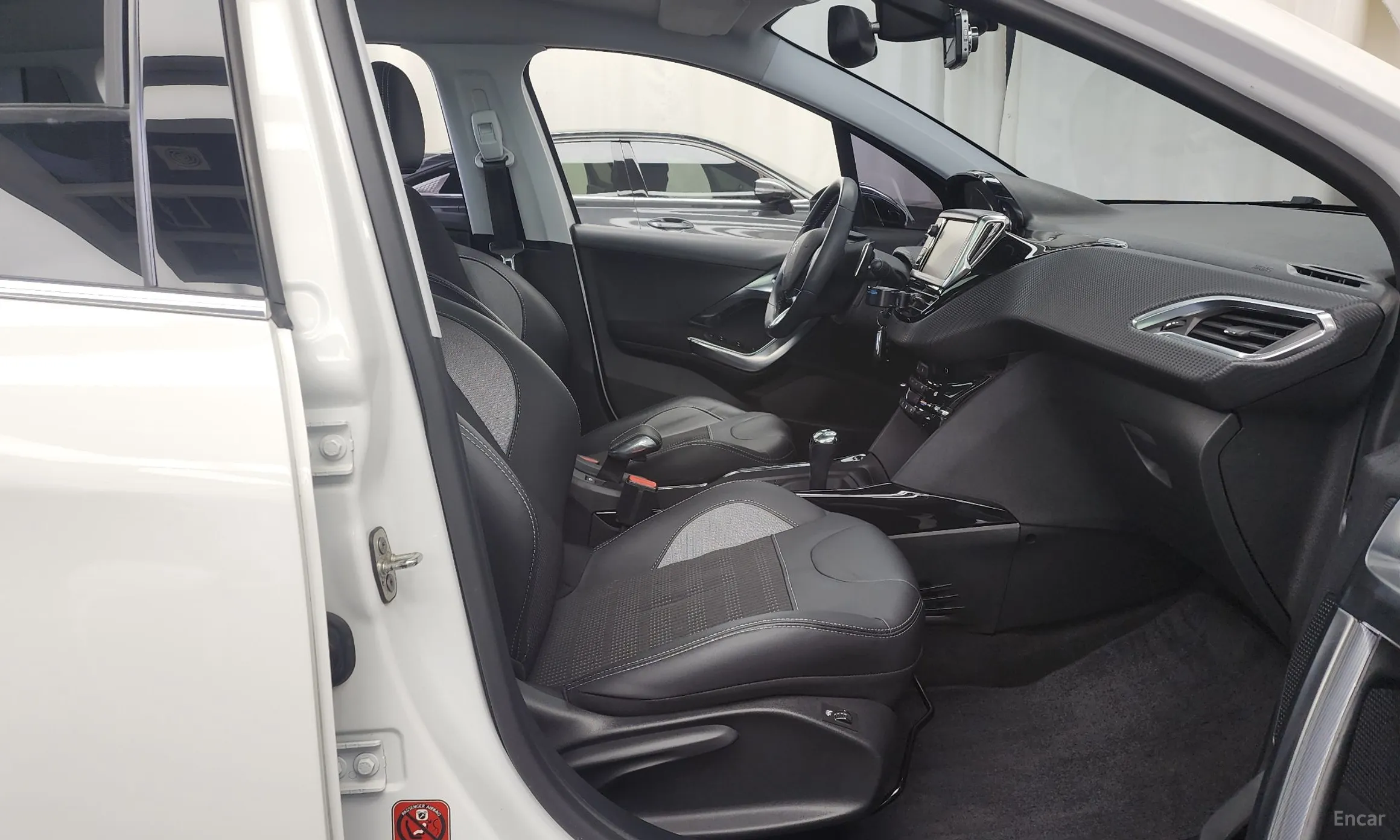 Peugeot 2008. превью 11