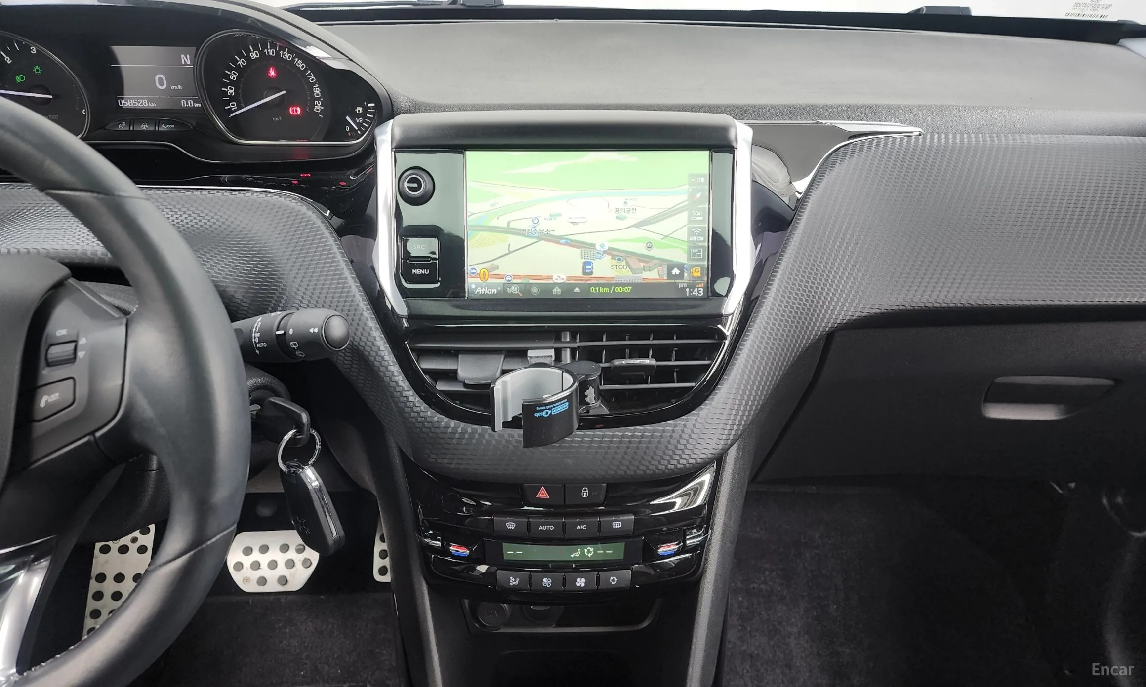 Peugeot 2008. превью 14
