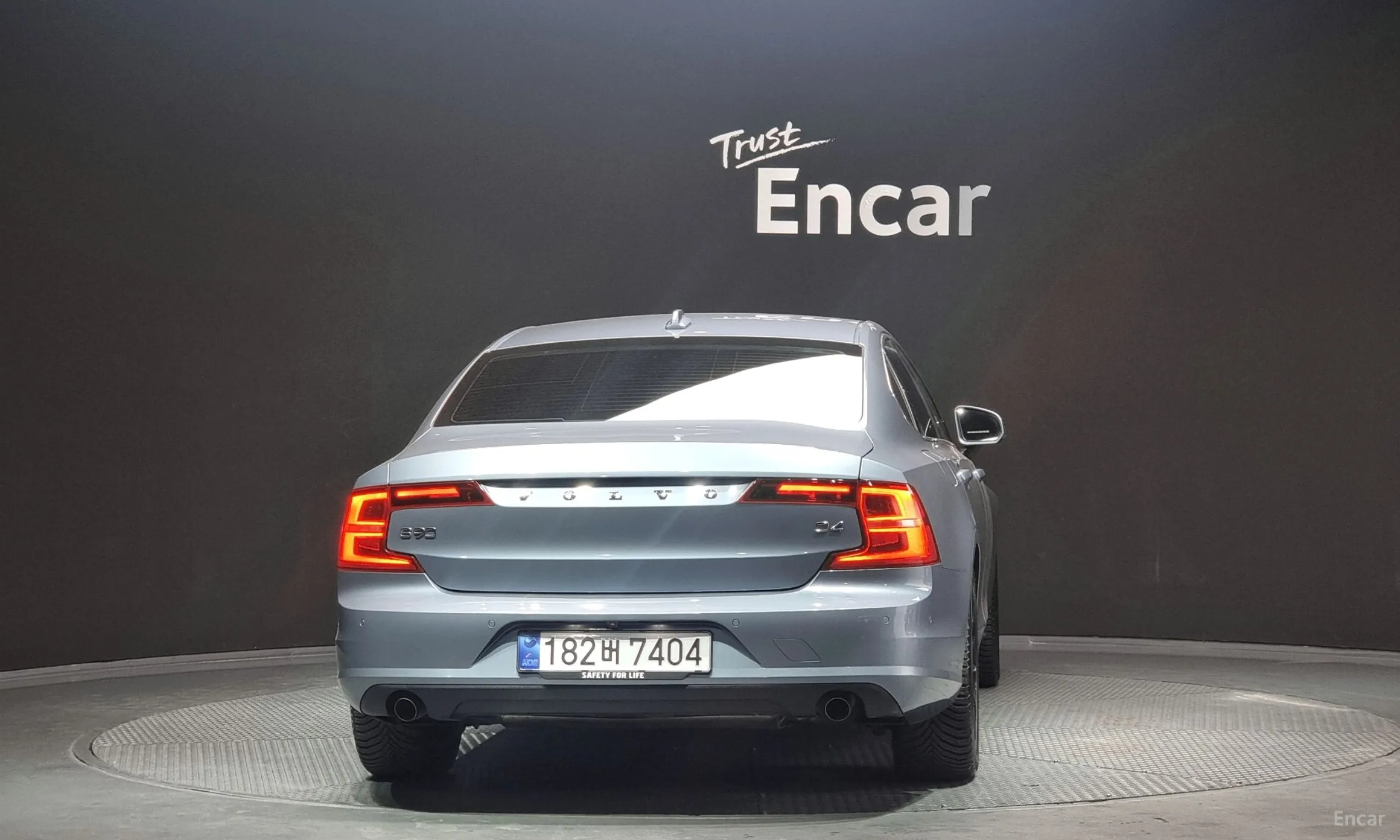 Volvo S90 превью 4