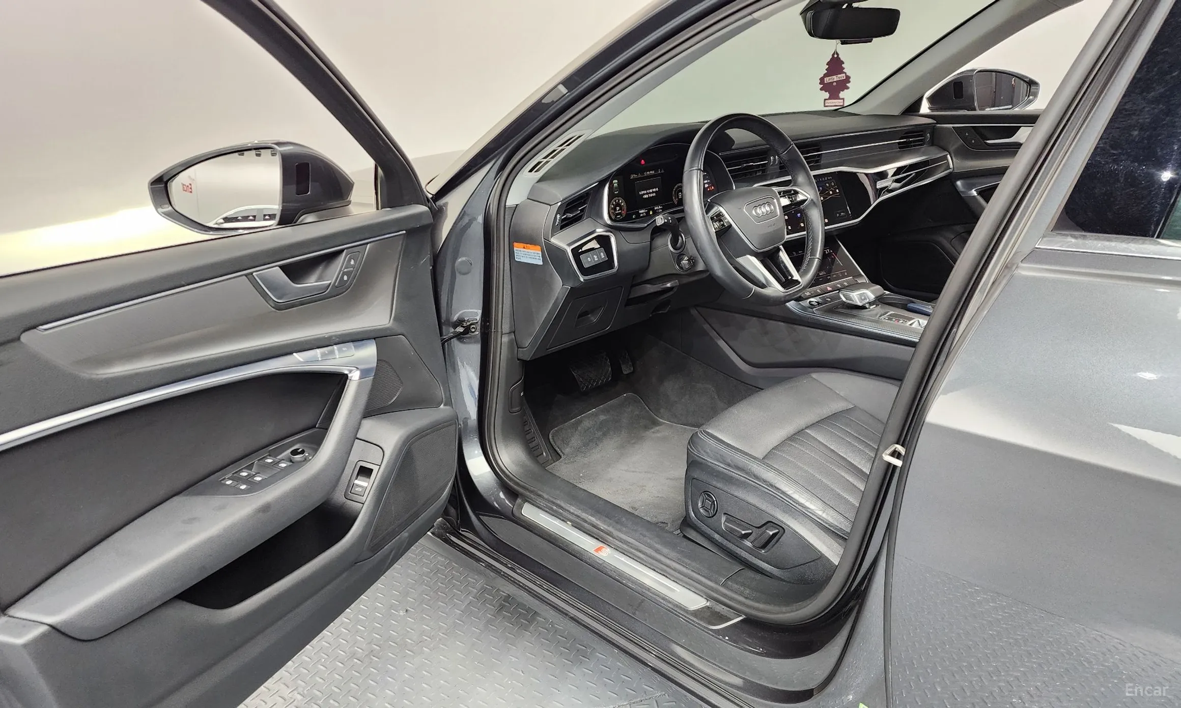 Audi A6 (C8) превью 10