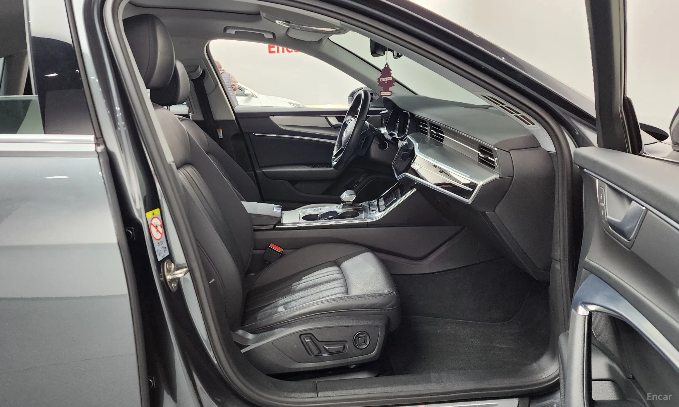 Audi A6 (C8) превью 11