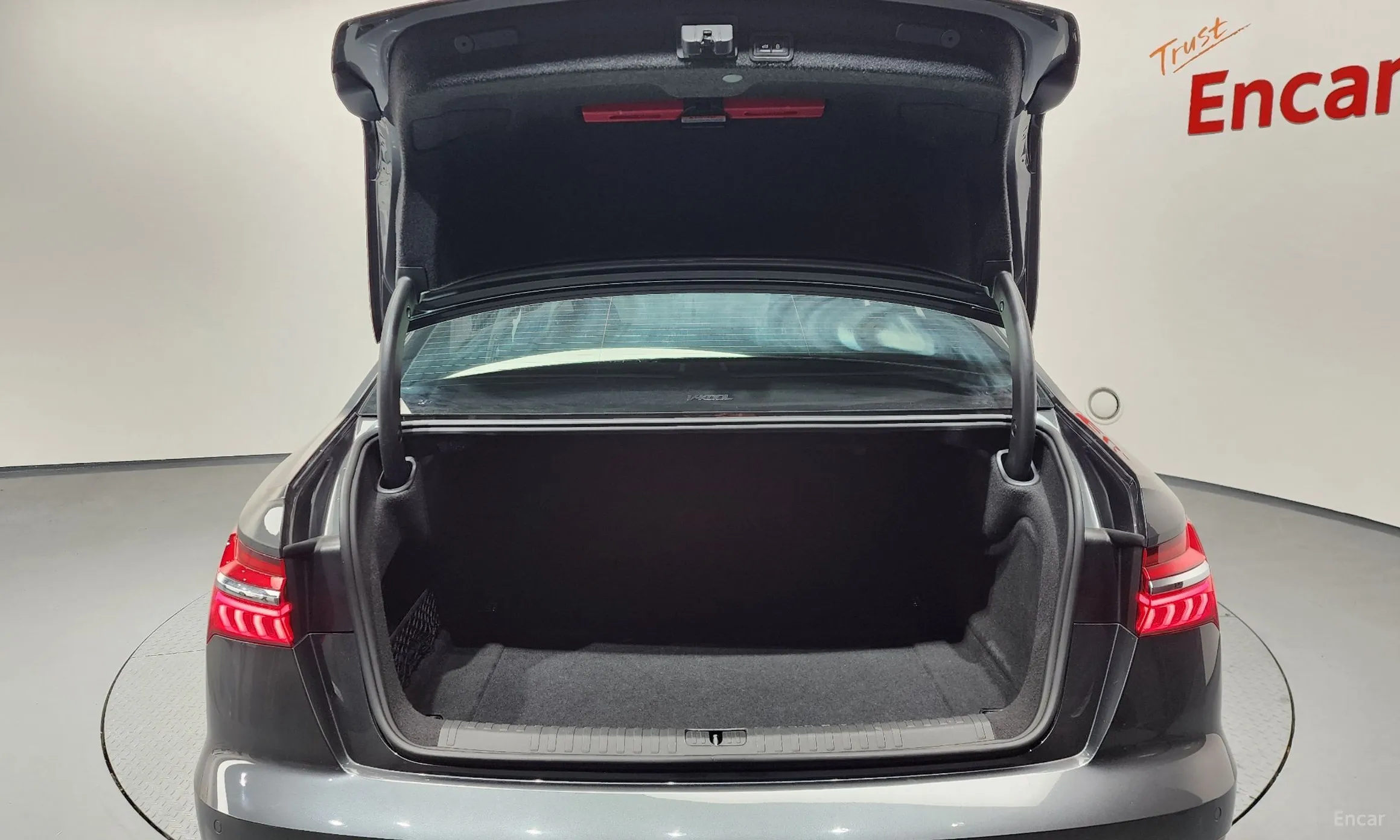 Audi A6 (C8) превью 20